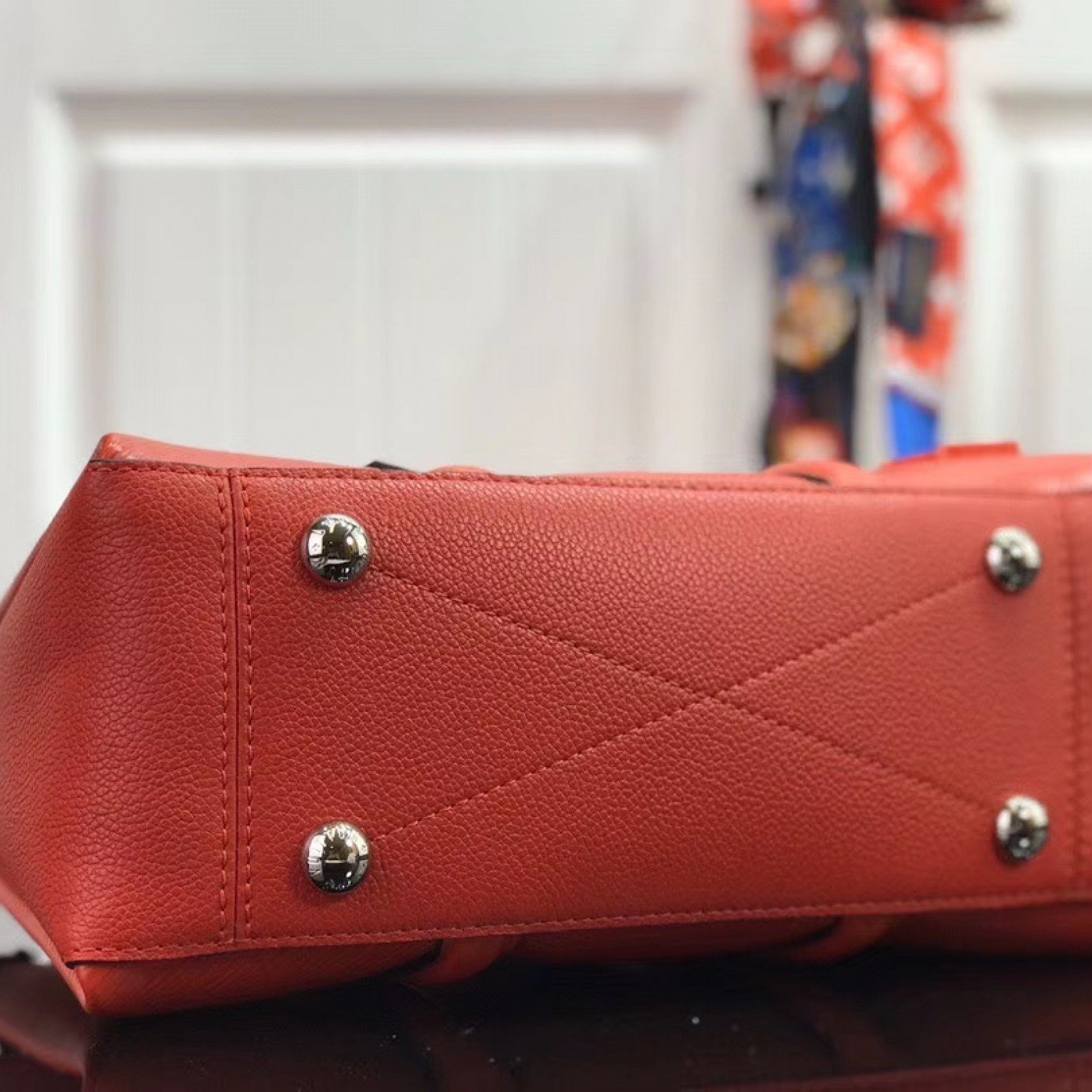 LV OPEN HANDBAG M55613W
