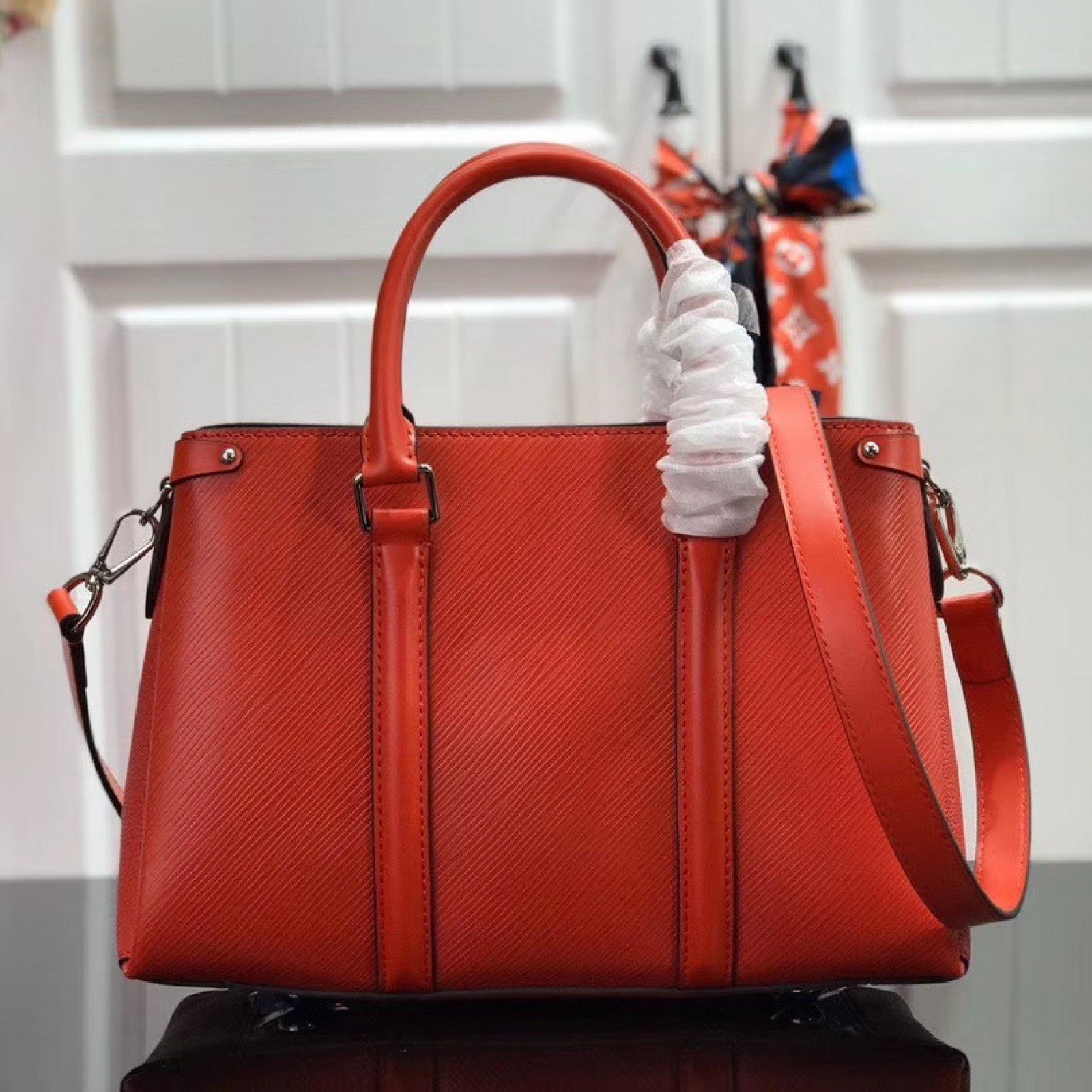 LV OPEN HANDBAG M55613W