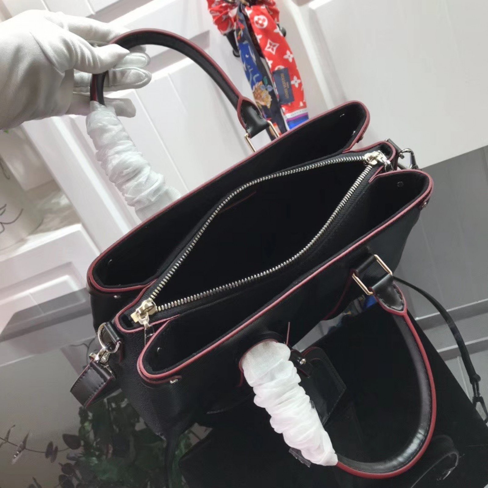 LV OPEN HANDBAG M55613W