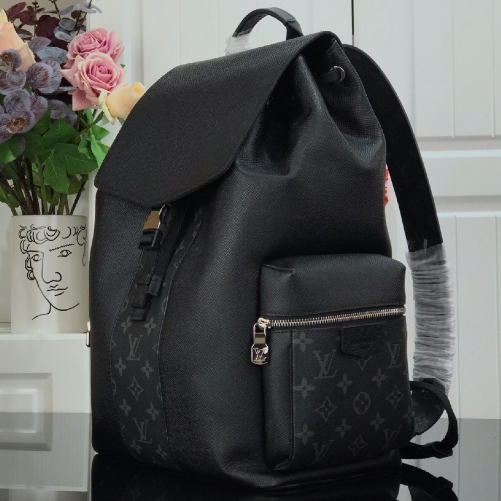 LV OUTDOOR BACKPACK M30417