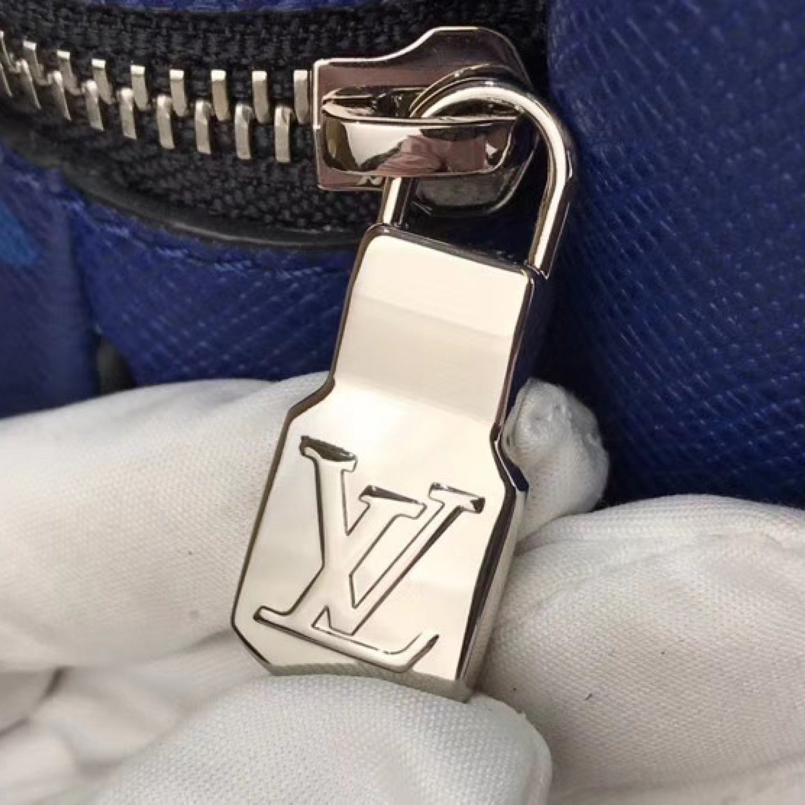 LV OUTDOOR BACKPACK M30417