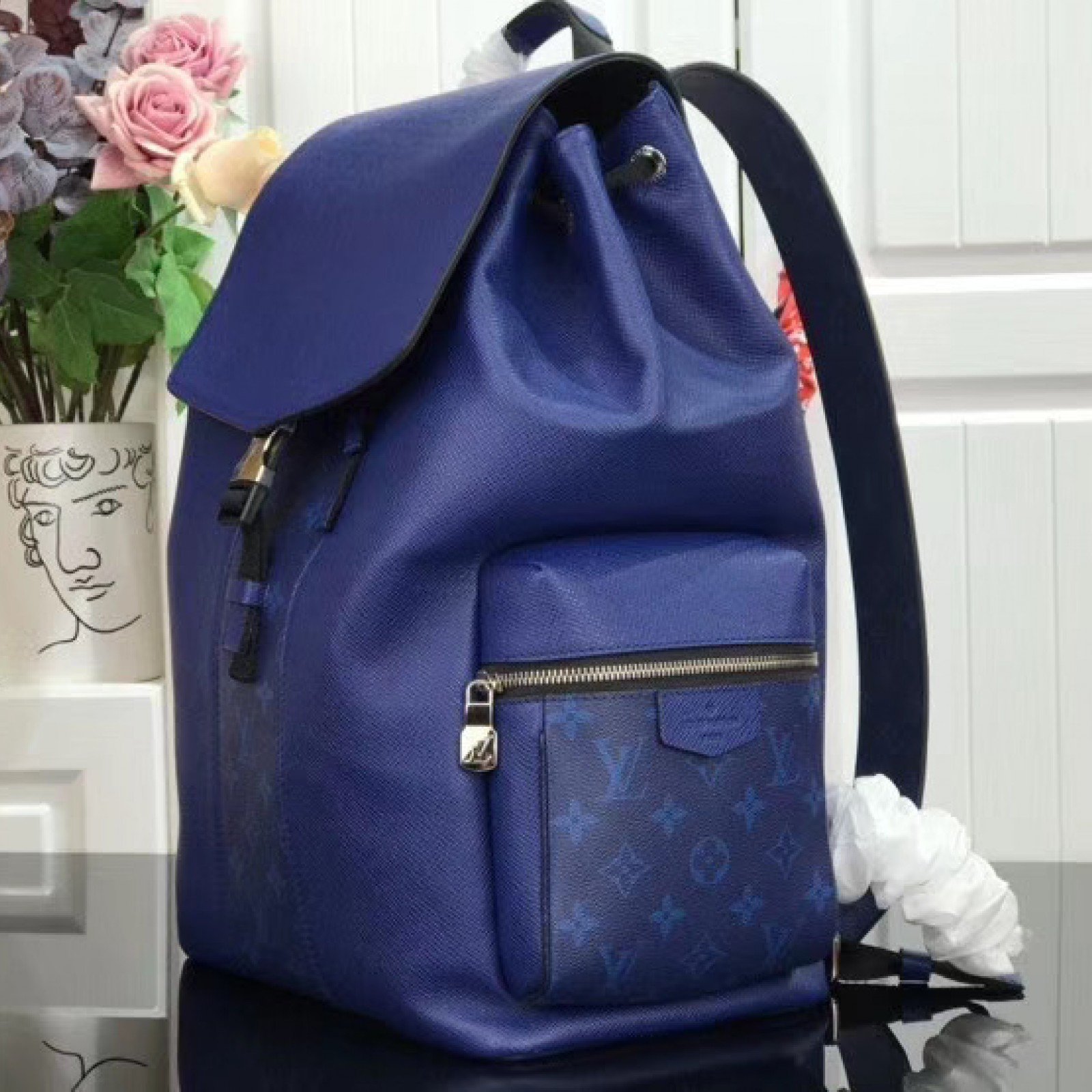 LV OUTDOOR BACKPACK M30417
