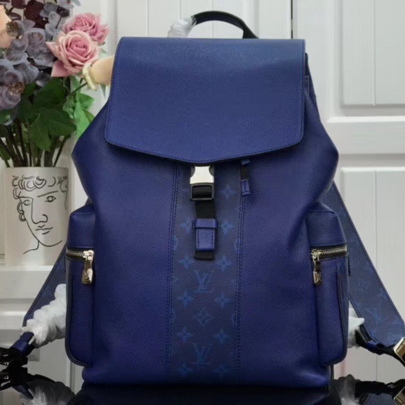 LV OUTDOOR BACKPACK M30417