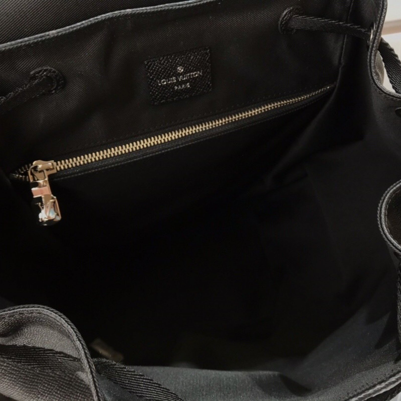 LV OUTDOOR BACKPACK M30417