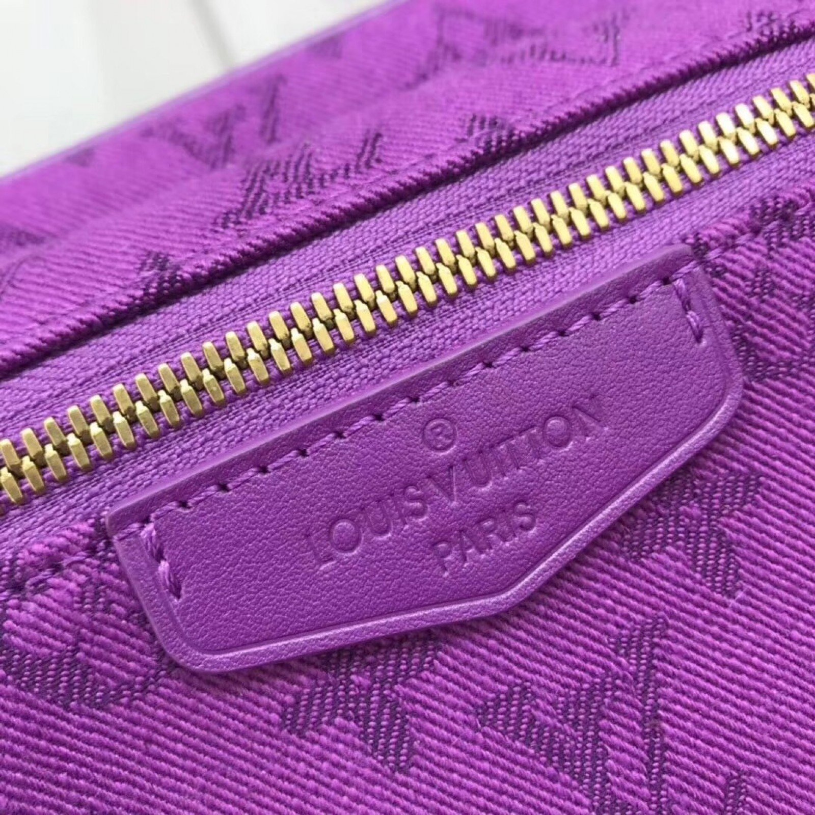 LV OUTDOOR BUMBAG M44741