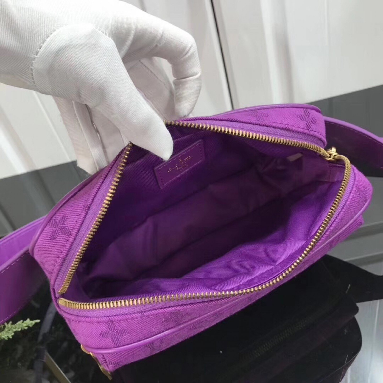 LV OUTDOOR BUMBAG M44741