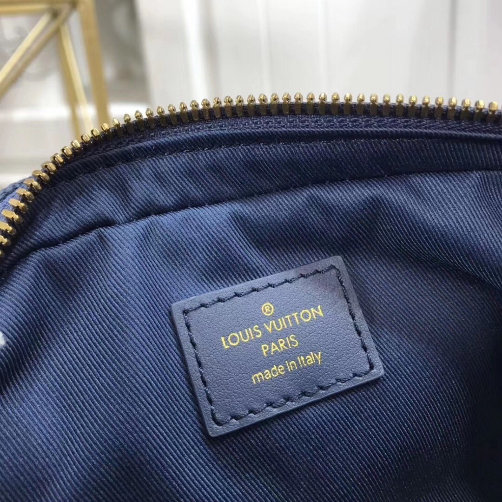 LV OUTDOOR BUMBAG M44741