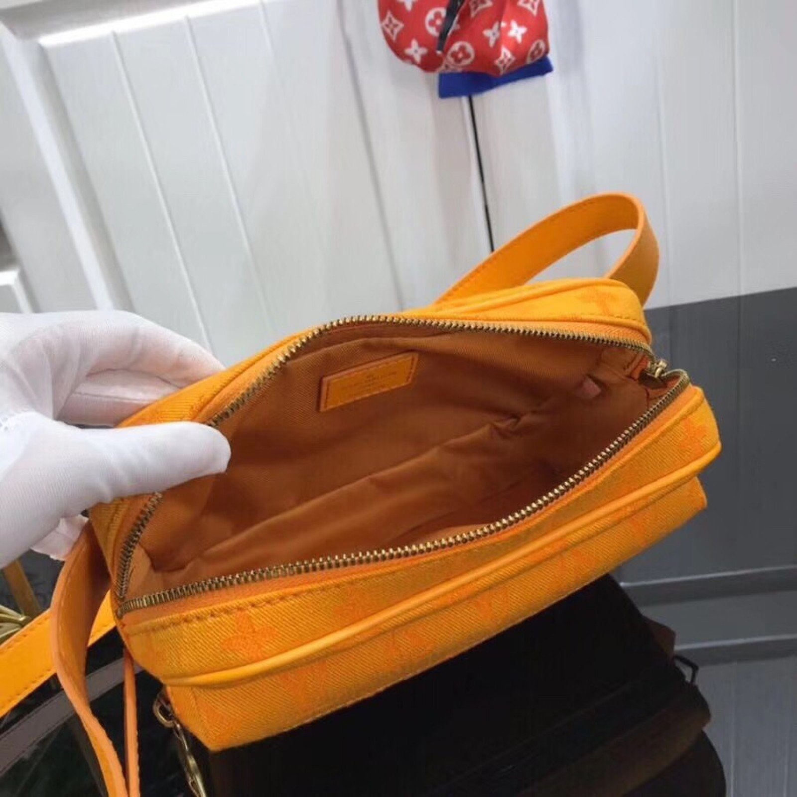LV OUTDOOR BUMBAG M44741