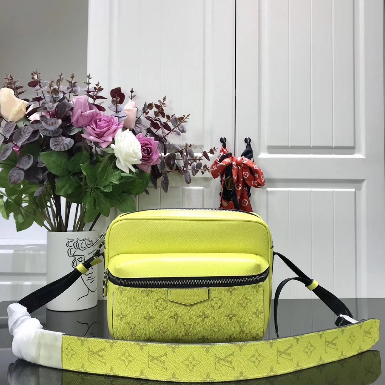 LV OUTDOOR M30243