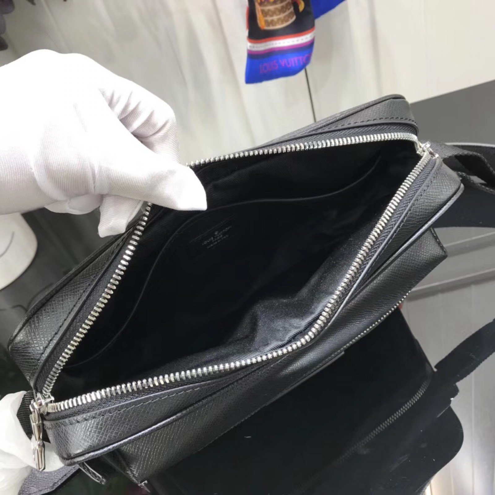 LV OUTDOOR M30243