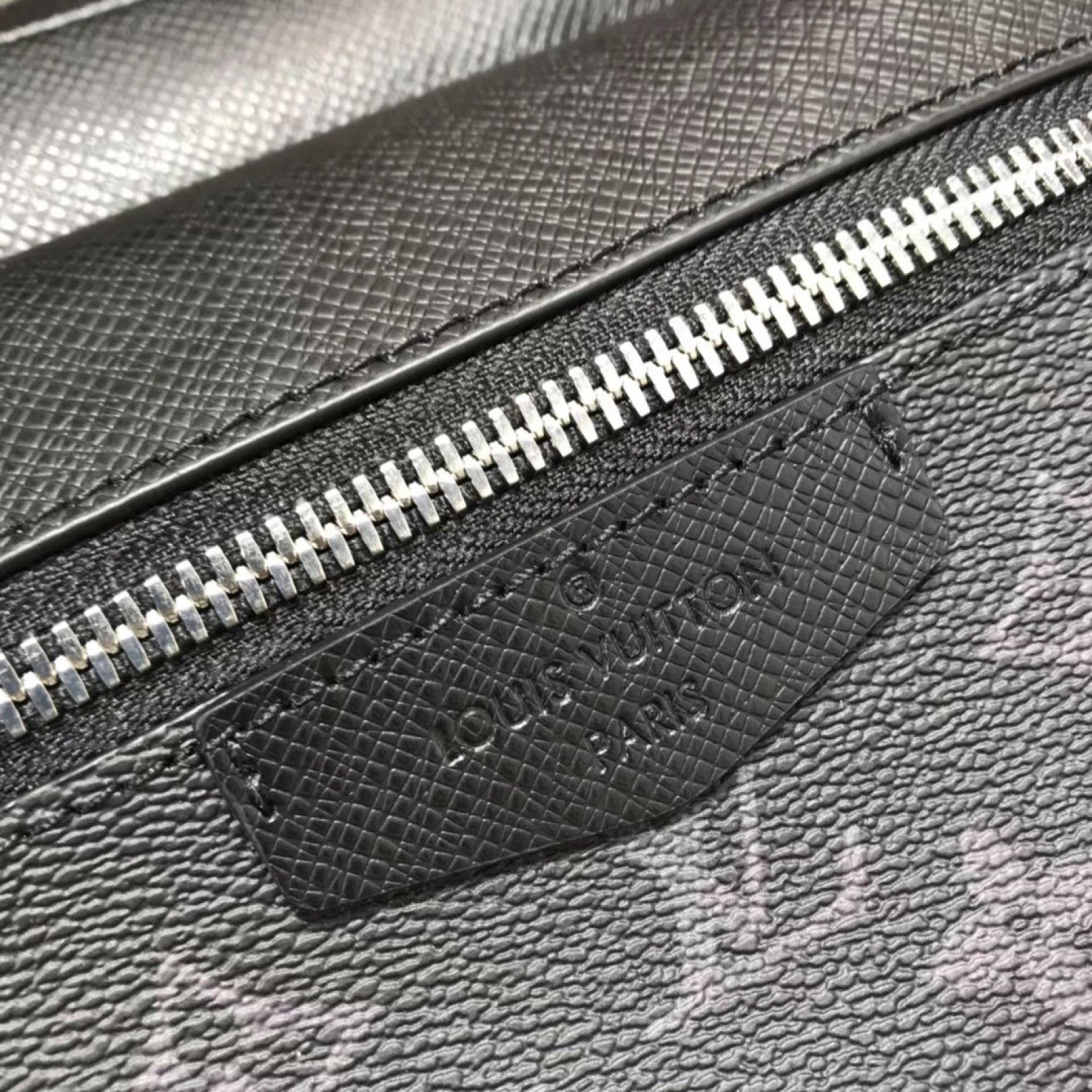 LV OUTDOOR M30243