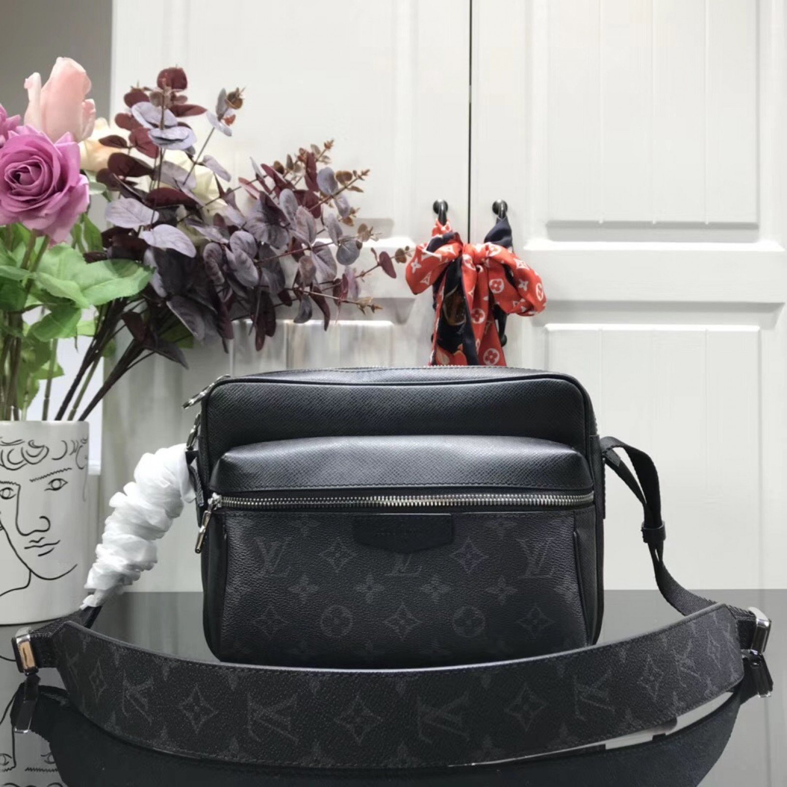 LV OUTDOOR M30243