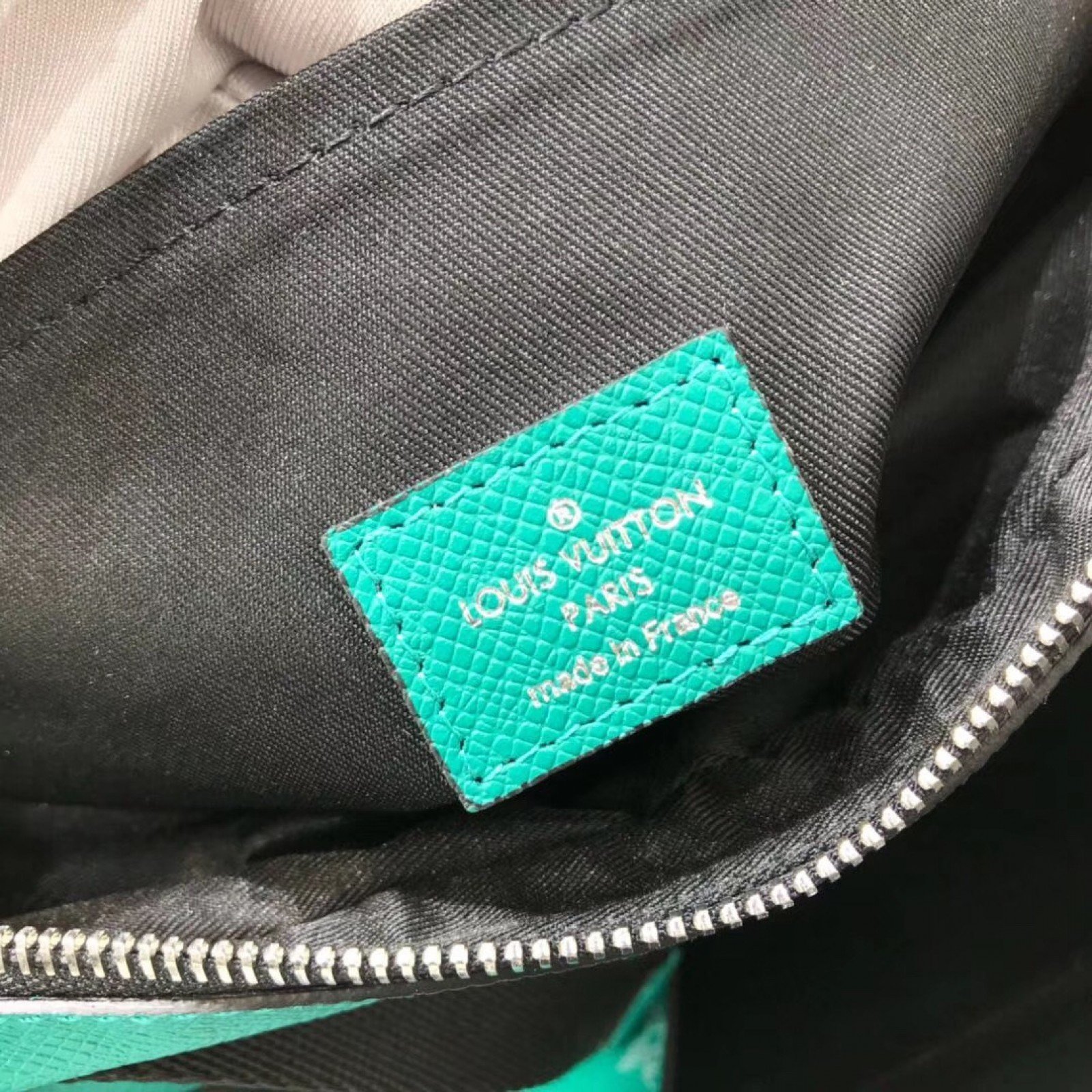 LV OUTDOOR M30243
