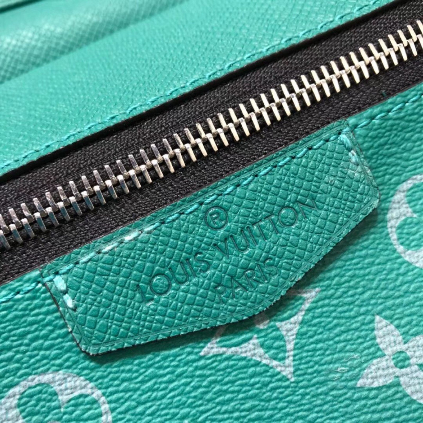 LV OUTDOOR M30243