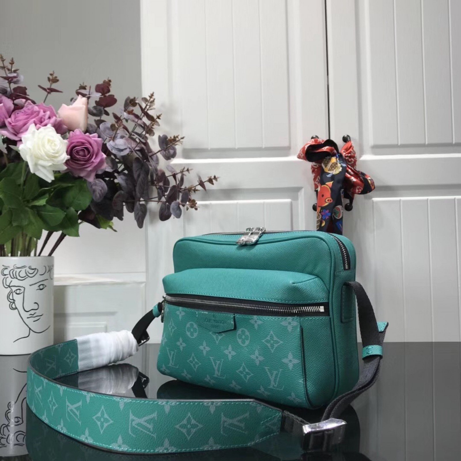 LV OUTDOOR M30243