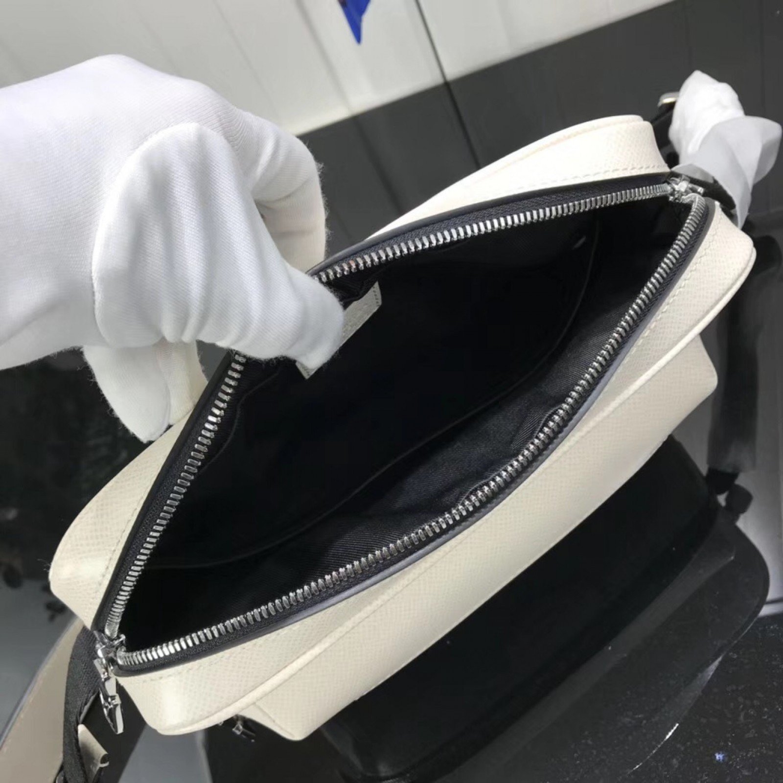 LV OUTDOOR M30243