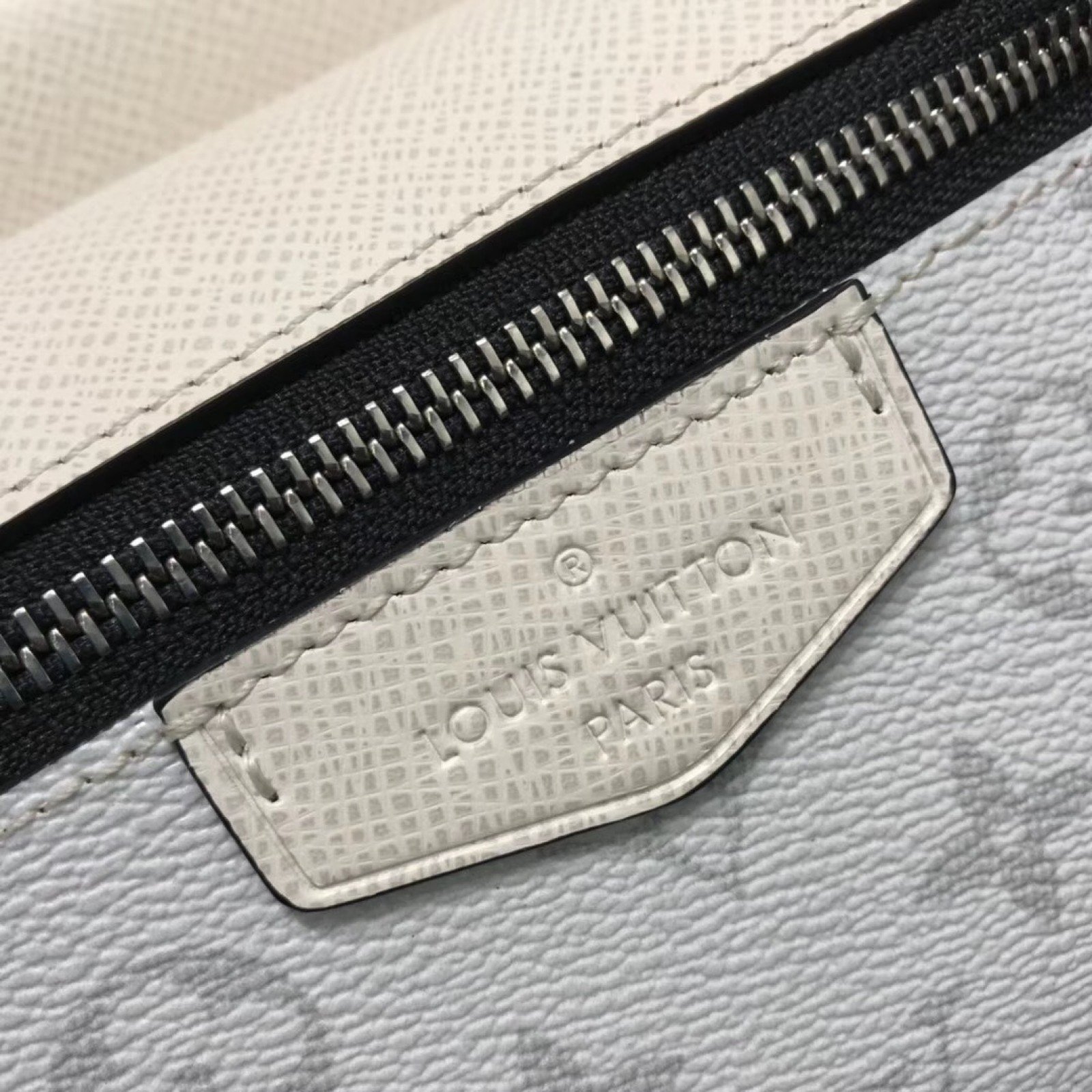 LV OUTDOOR M30243