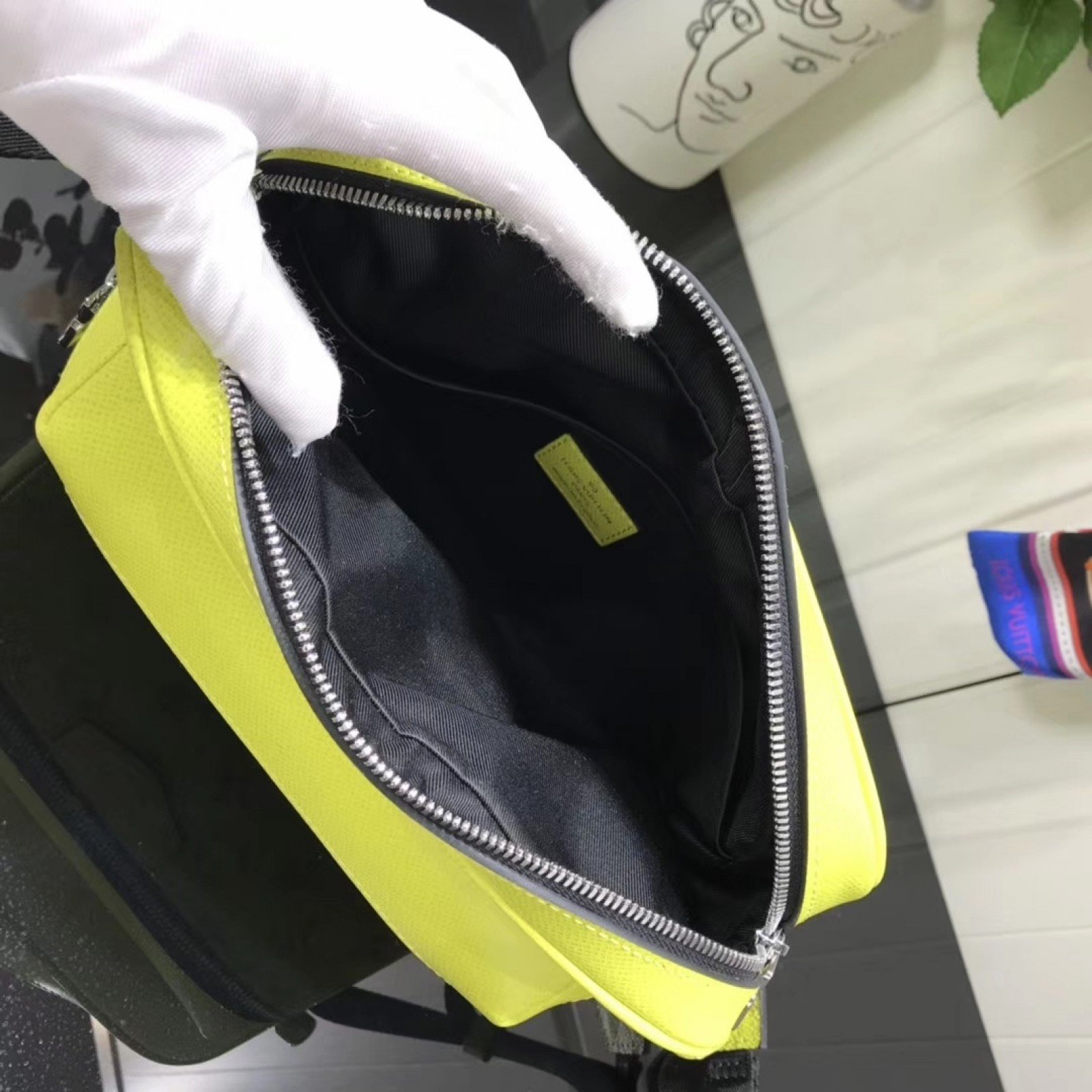 LV OUTDOOR M30243
