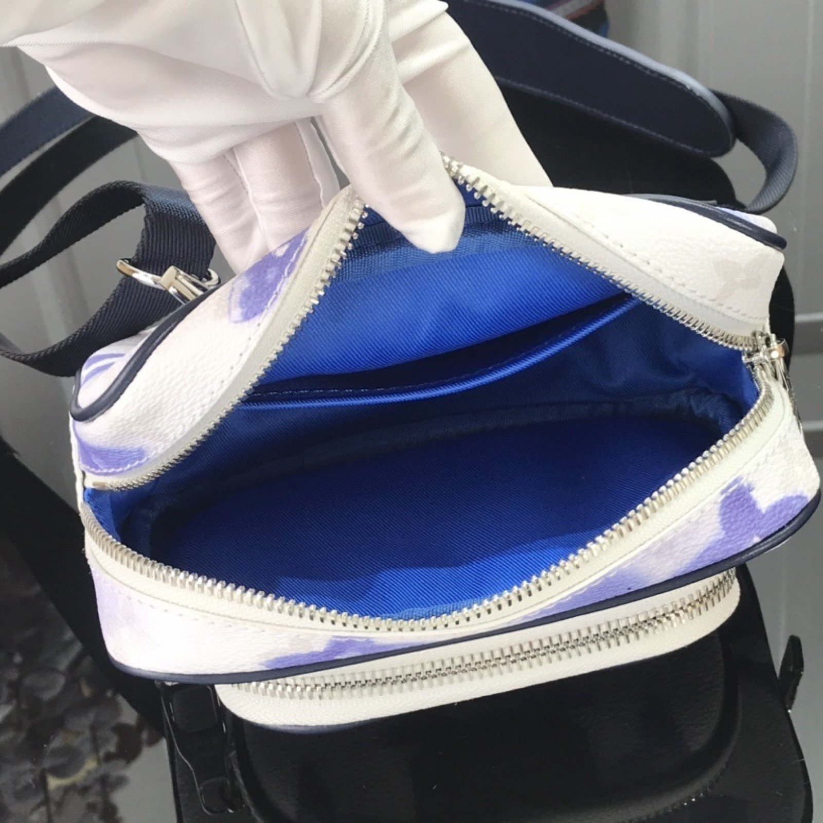 LV OUTDOOR POUCH M45763