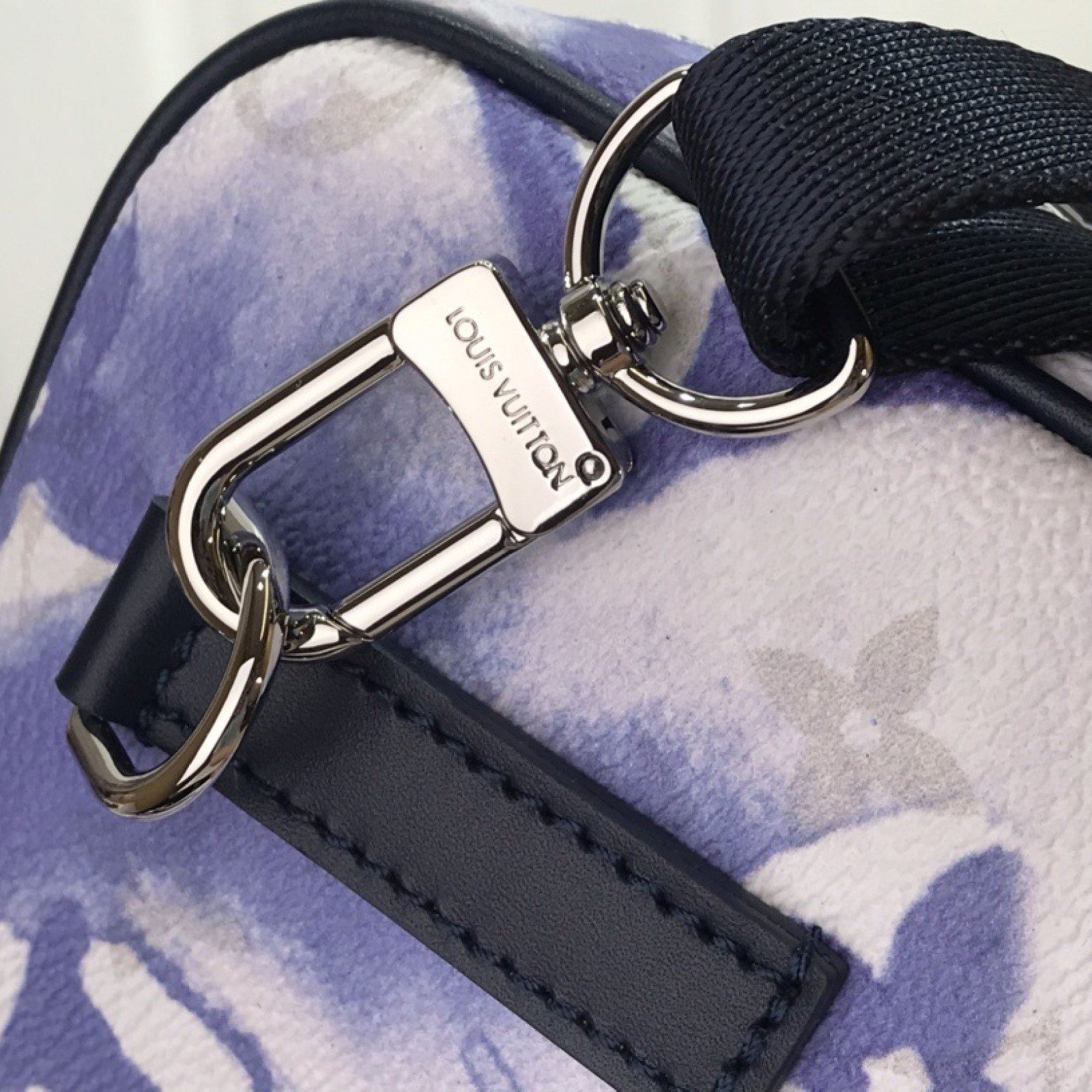 LV OUTDOOR POUCH M45763