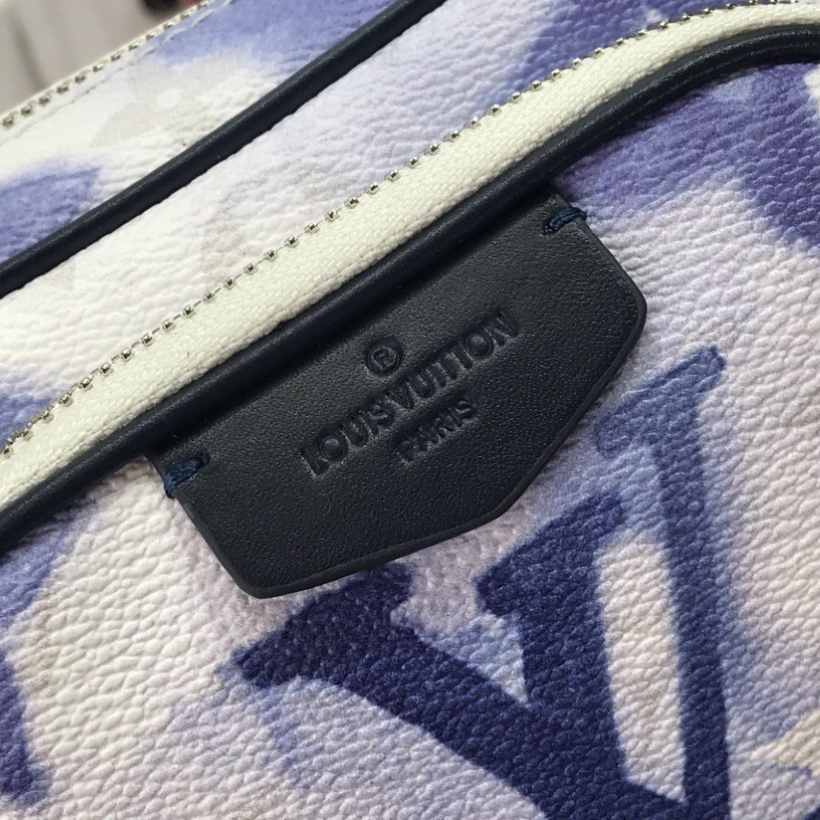 LV OUTDOOR POUCH M45763