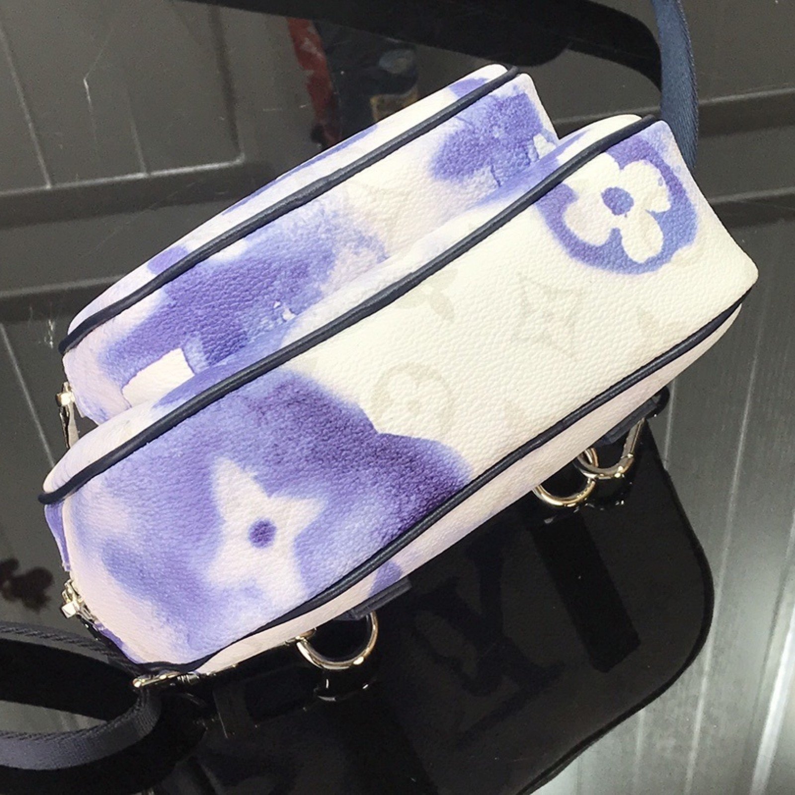 LV OUTDOOR POUCH M45763