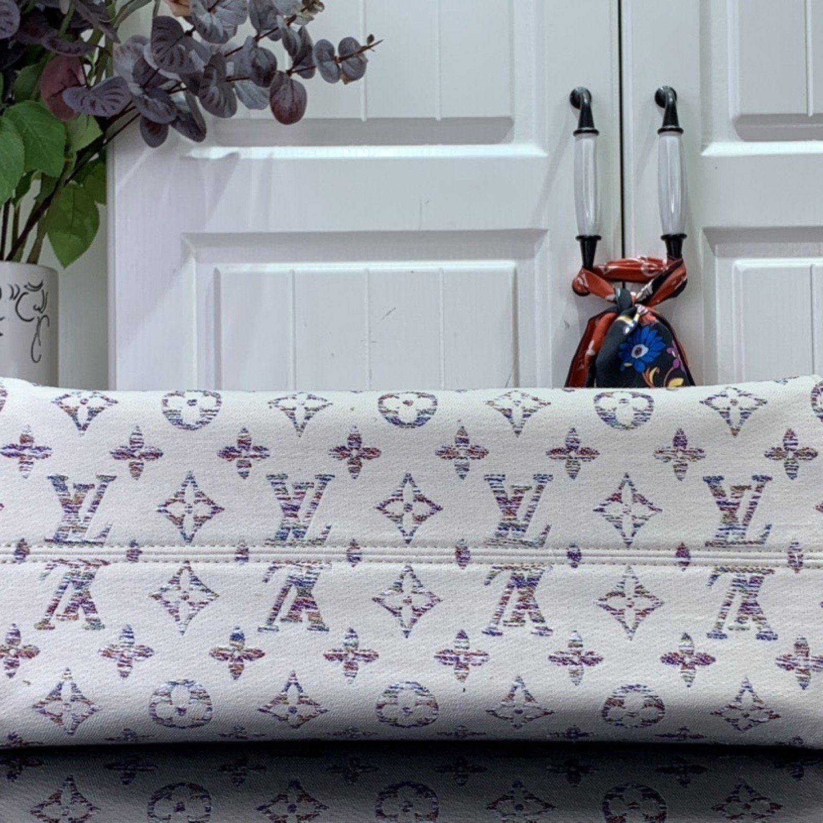LV OnTheGo MM m24708