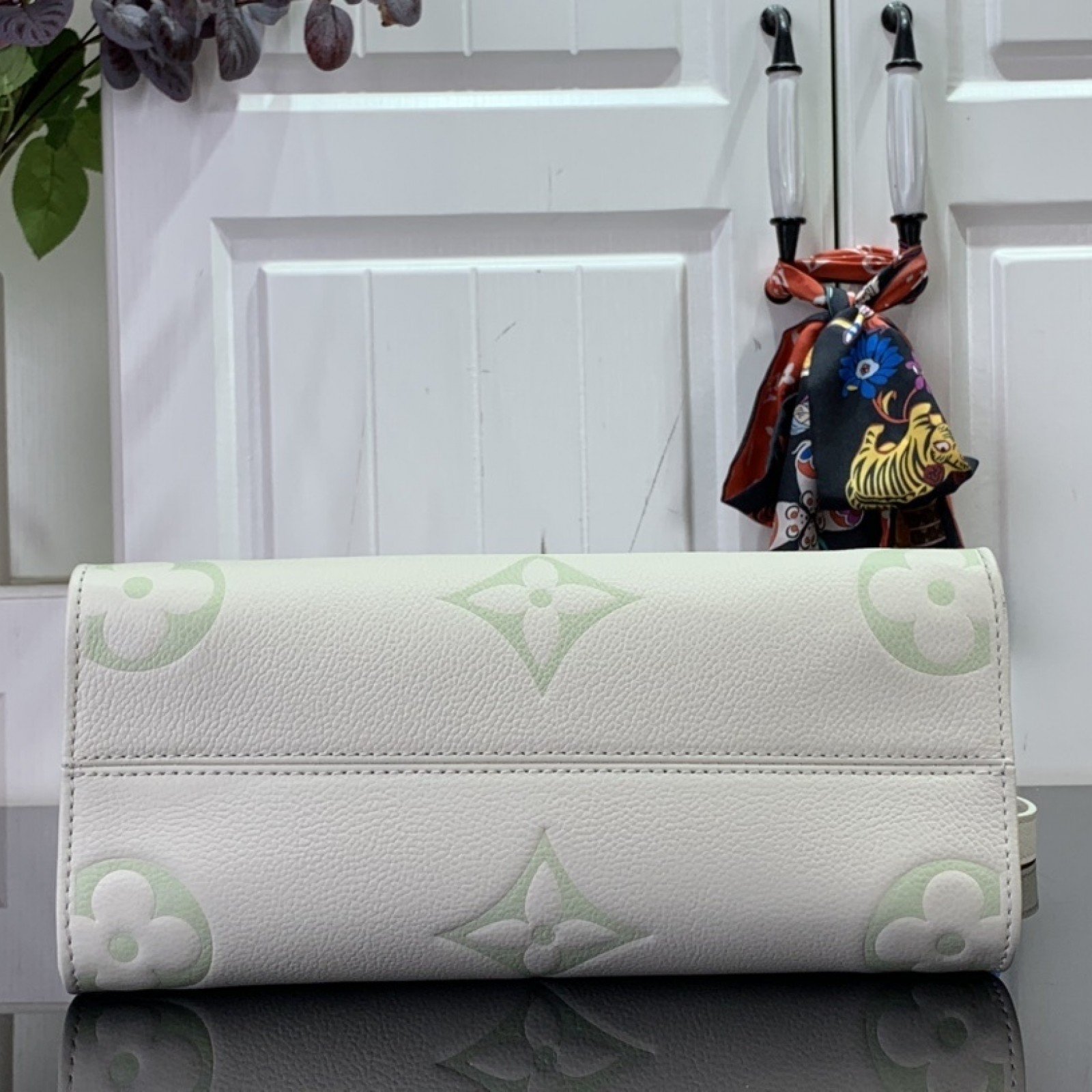 LV Onthego mini M45653