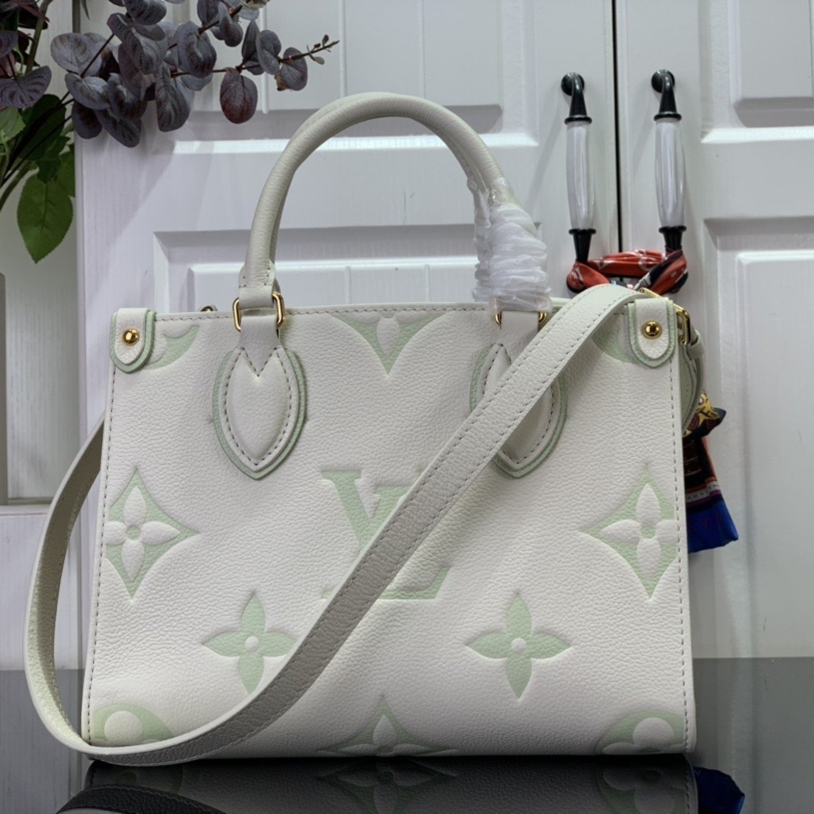 LV Onthego mini M45653
