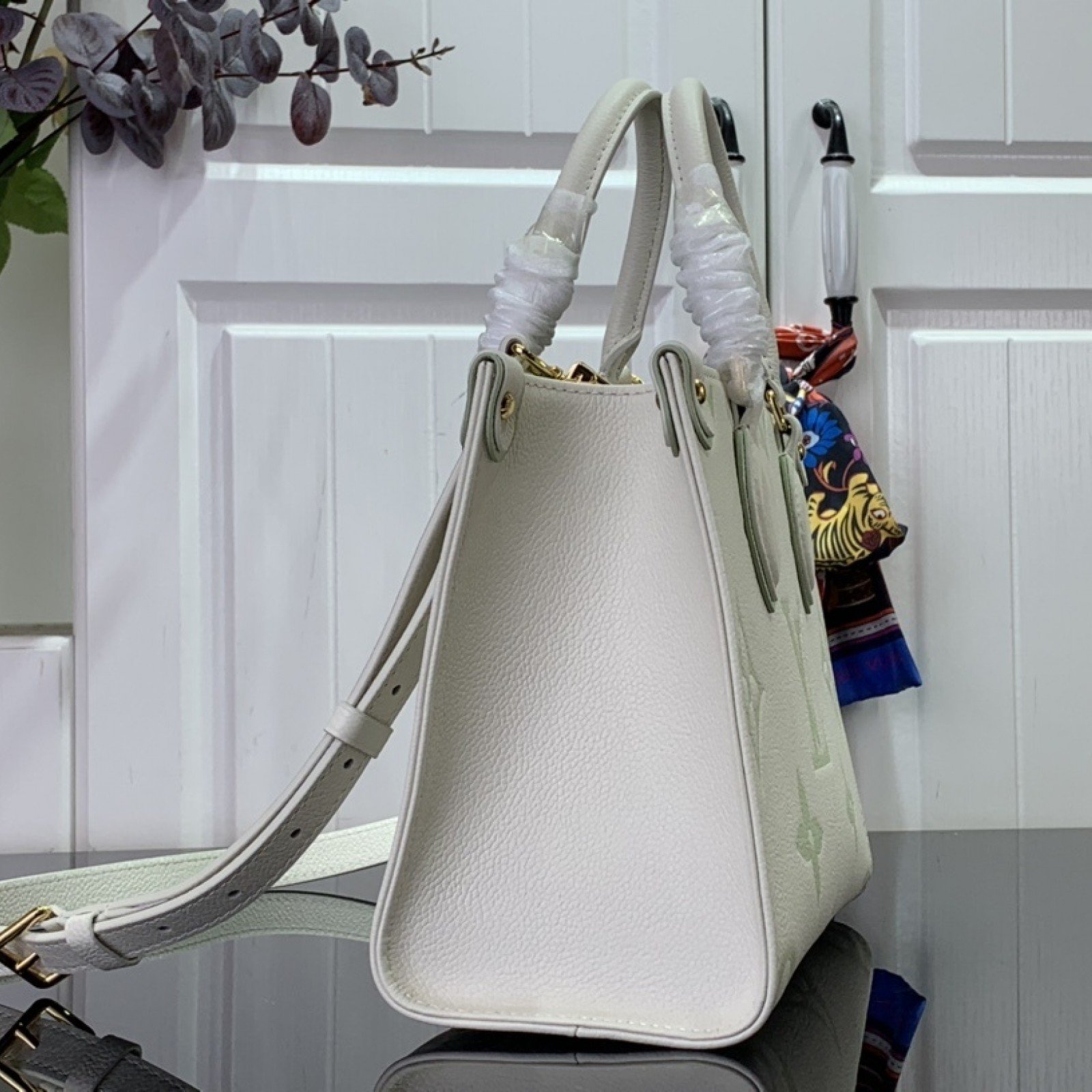 LV Onthego mini M45653