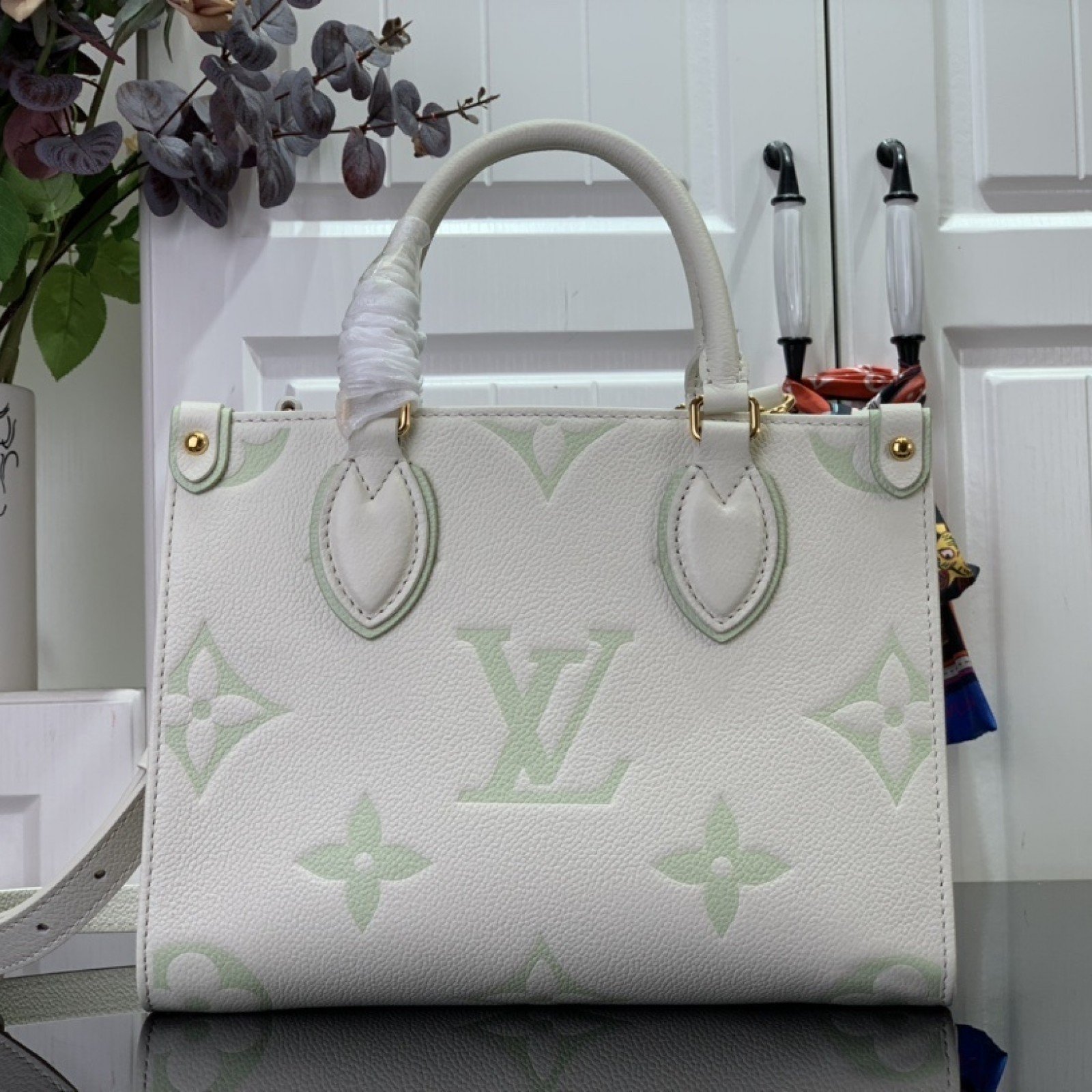 LV Onthego mini M45653