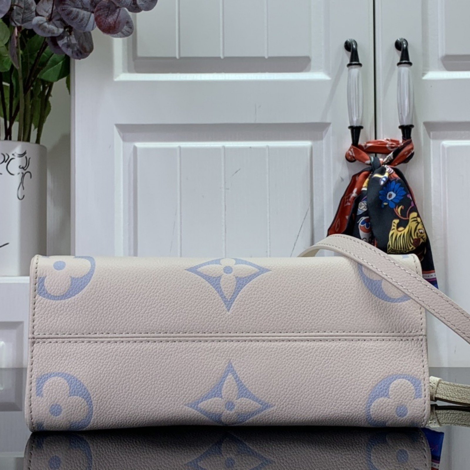 LV Onthego mini M45653
