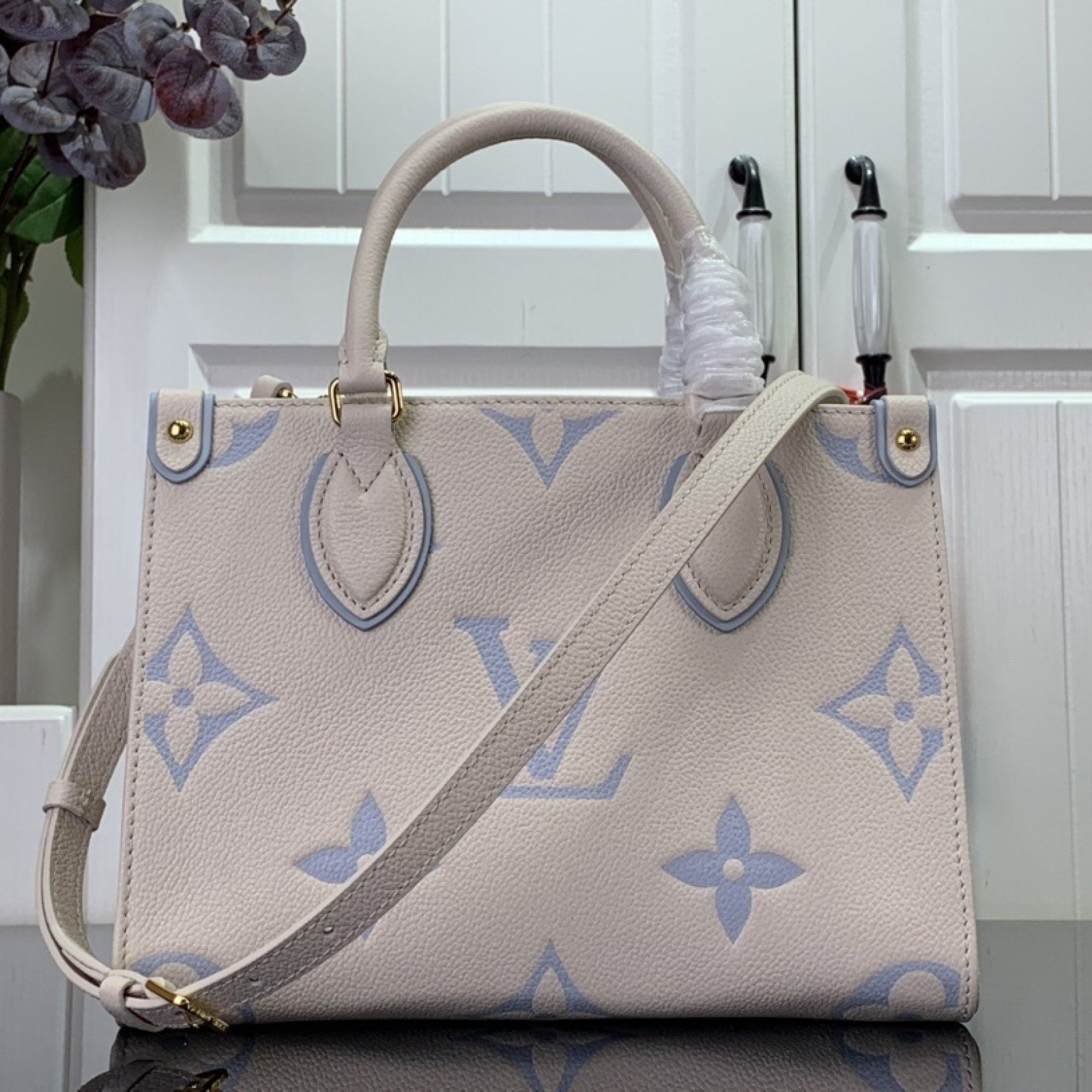 LV Onthego mini M45653
