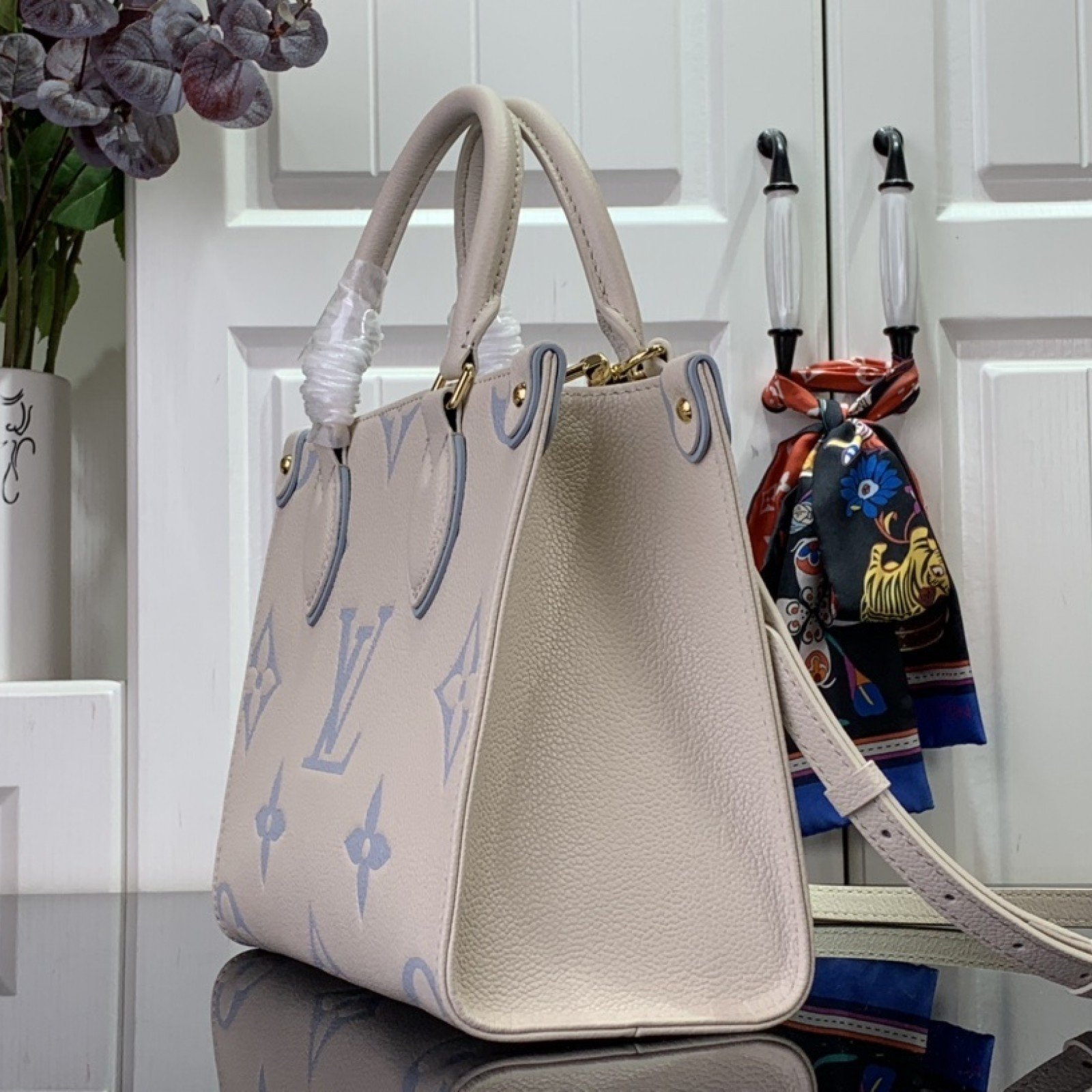 LV Onthego mini M45653