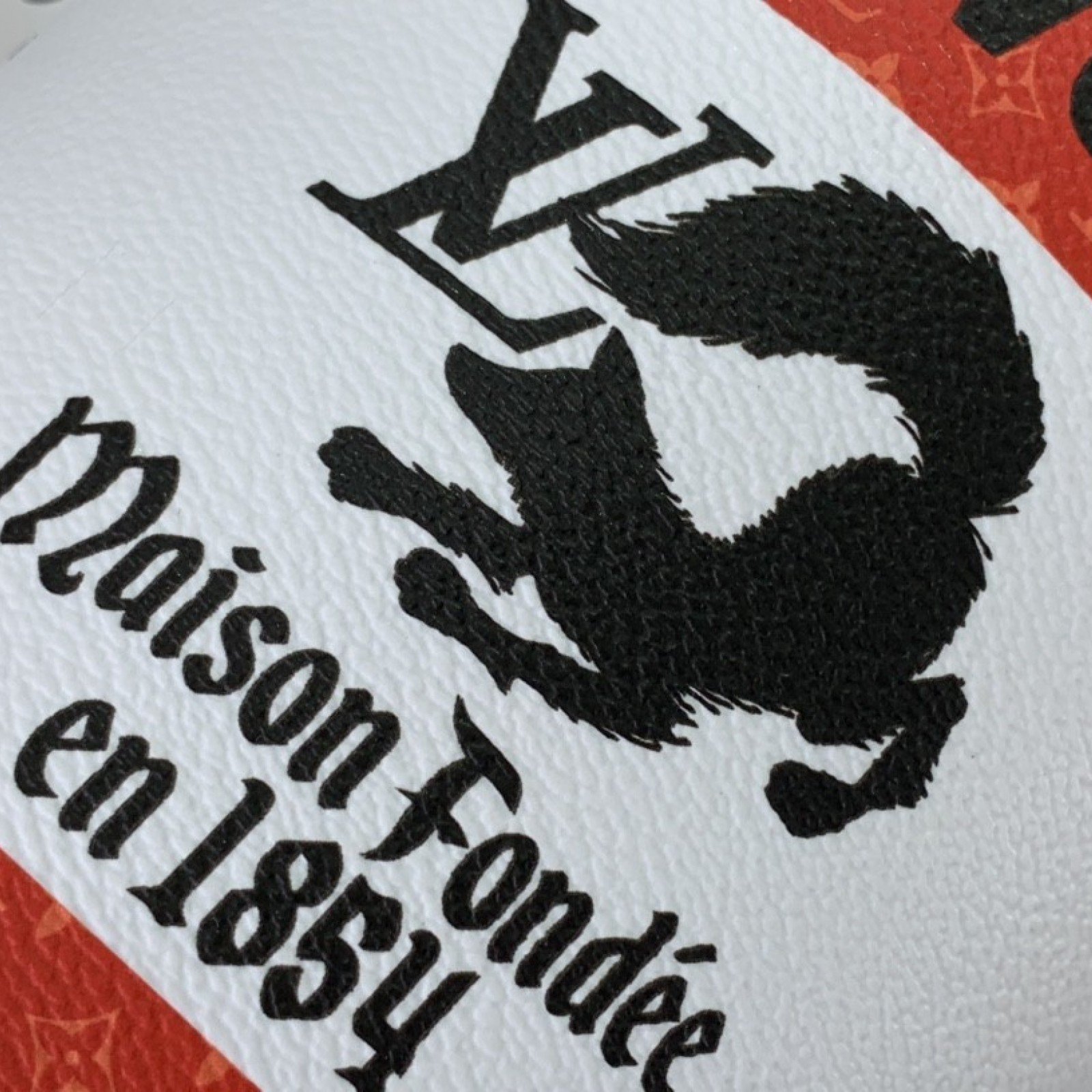 LV PAINT CAN M81592