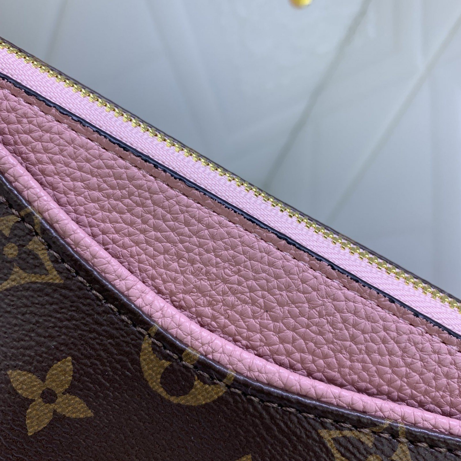LV PALLS CLUTH M41638