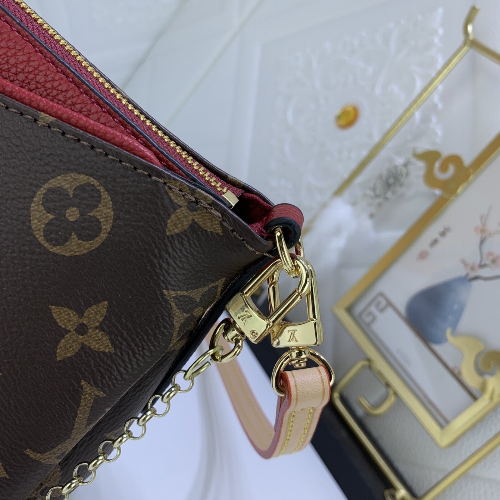 LV PALLS CLUTH M41638