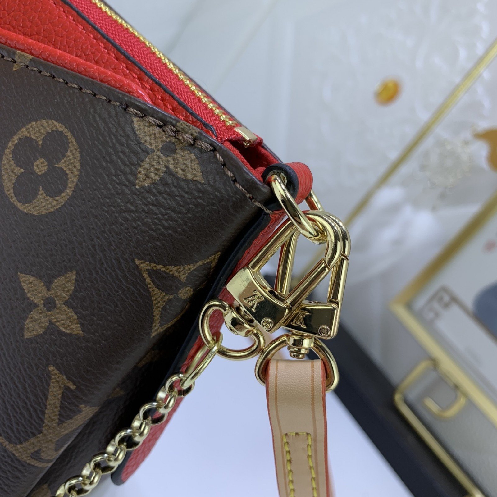 LV PALLS CLUTH M41638