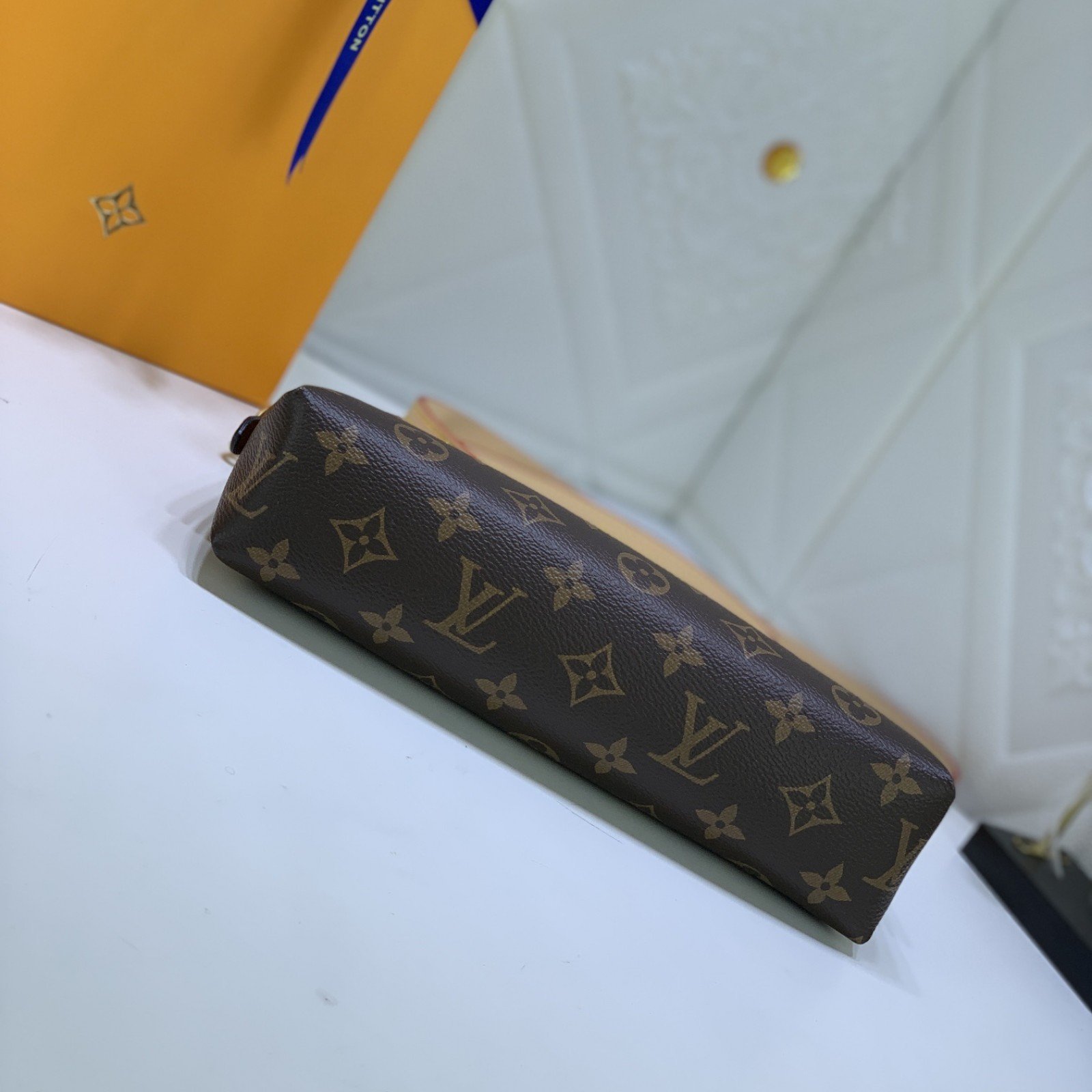 LV PALLS CLUTH M41638