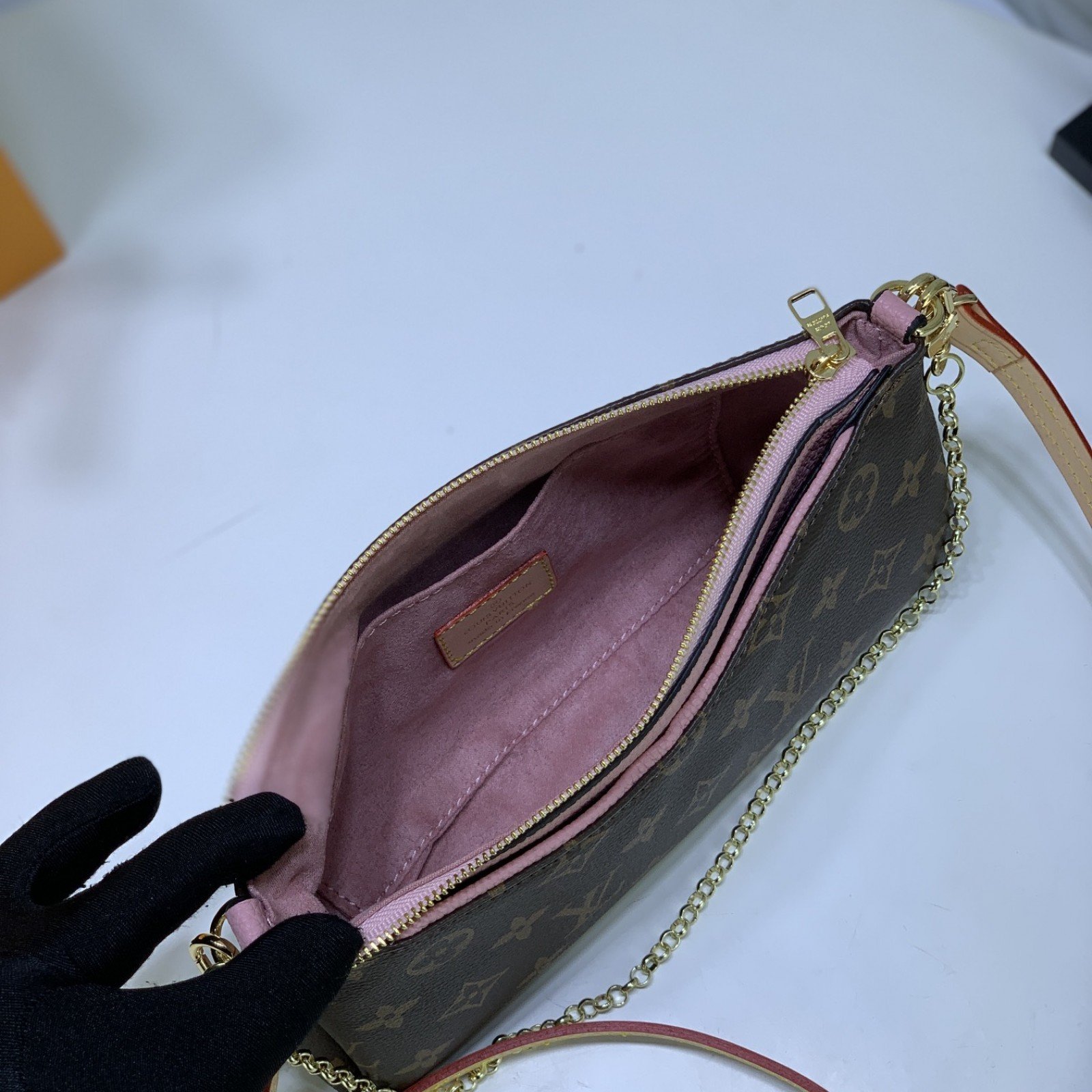 LV PALLS CLUTH M41638