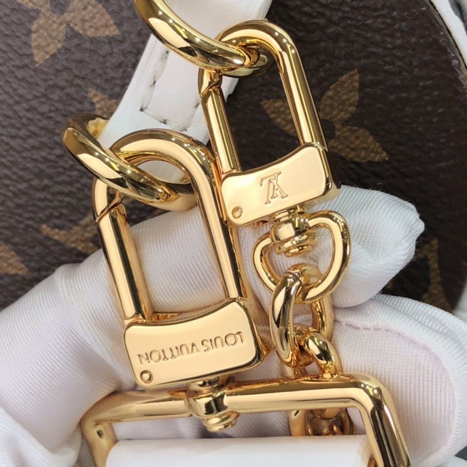LV PAPILLON TRUNK M81485