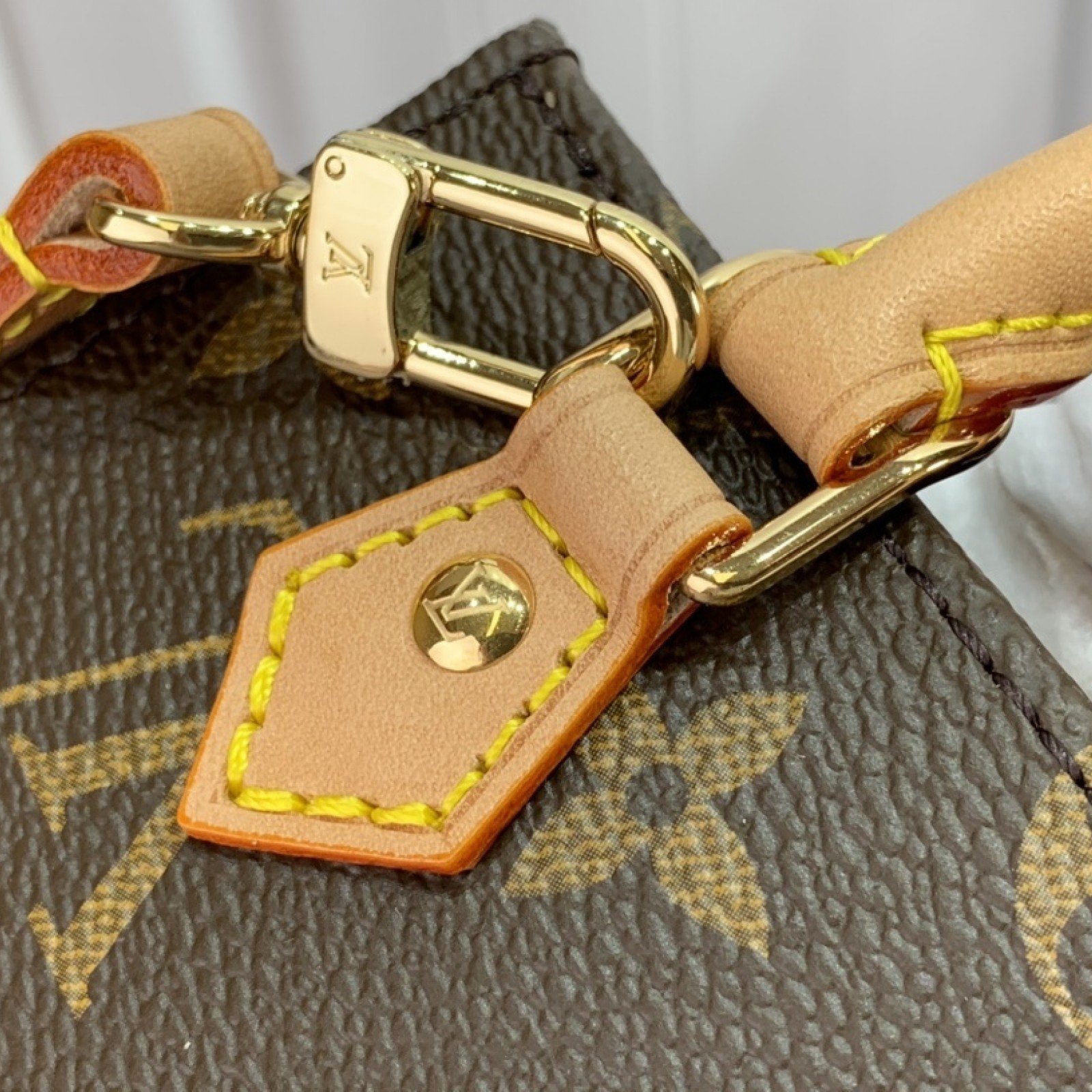 LV PETIT SAC PLAT M69442