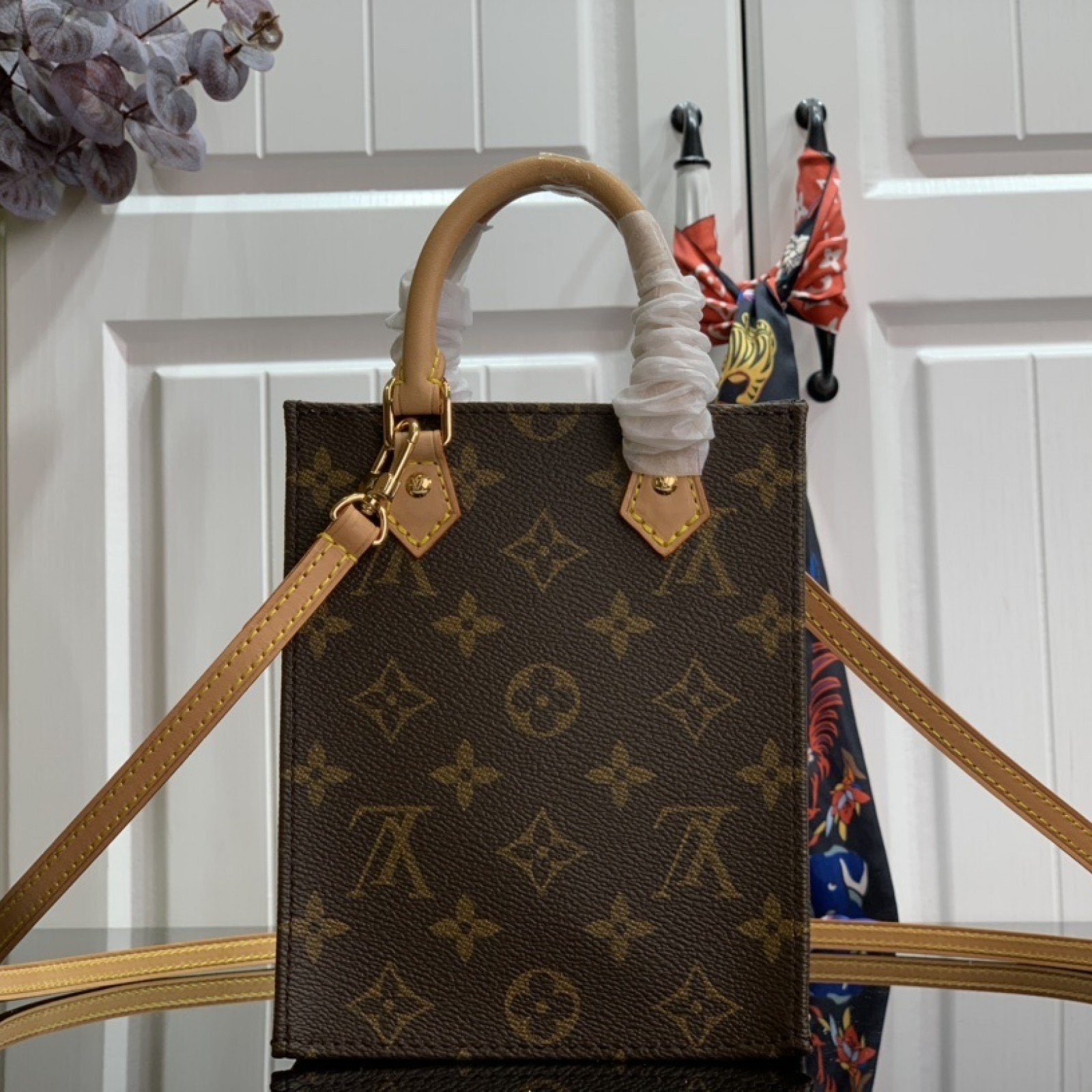 LV PETIT SAC PLAT M69442