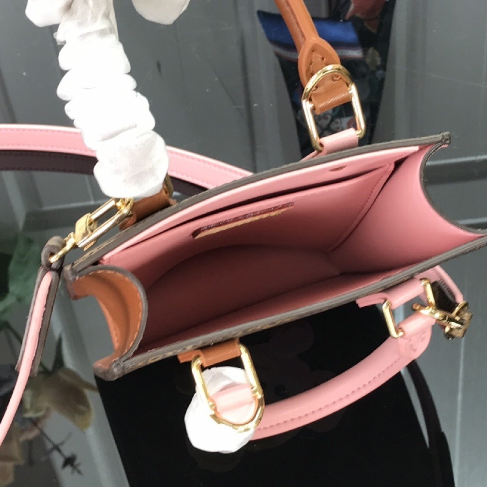 LV PETIT SAC PLAT M69442XR
