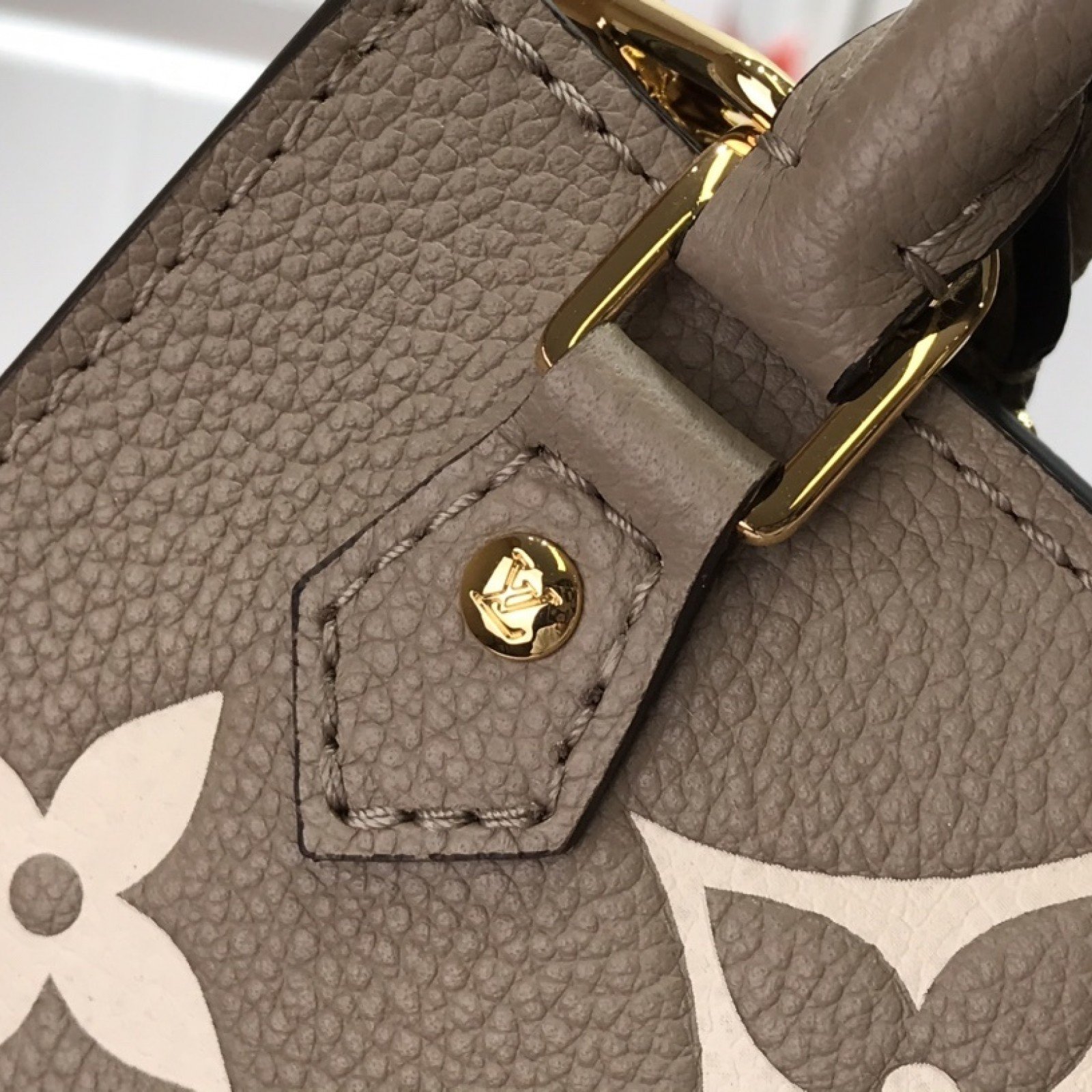 LV PETIT SAC PLAT M80449