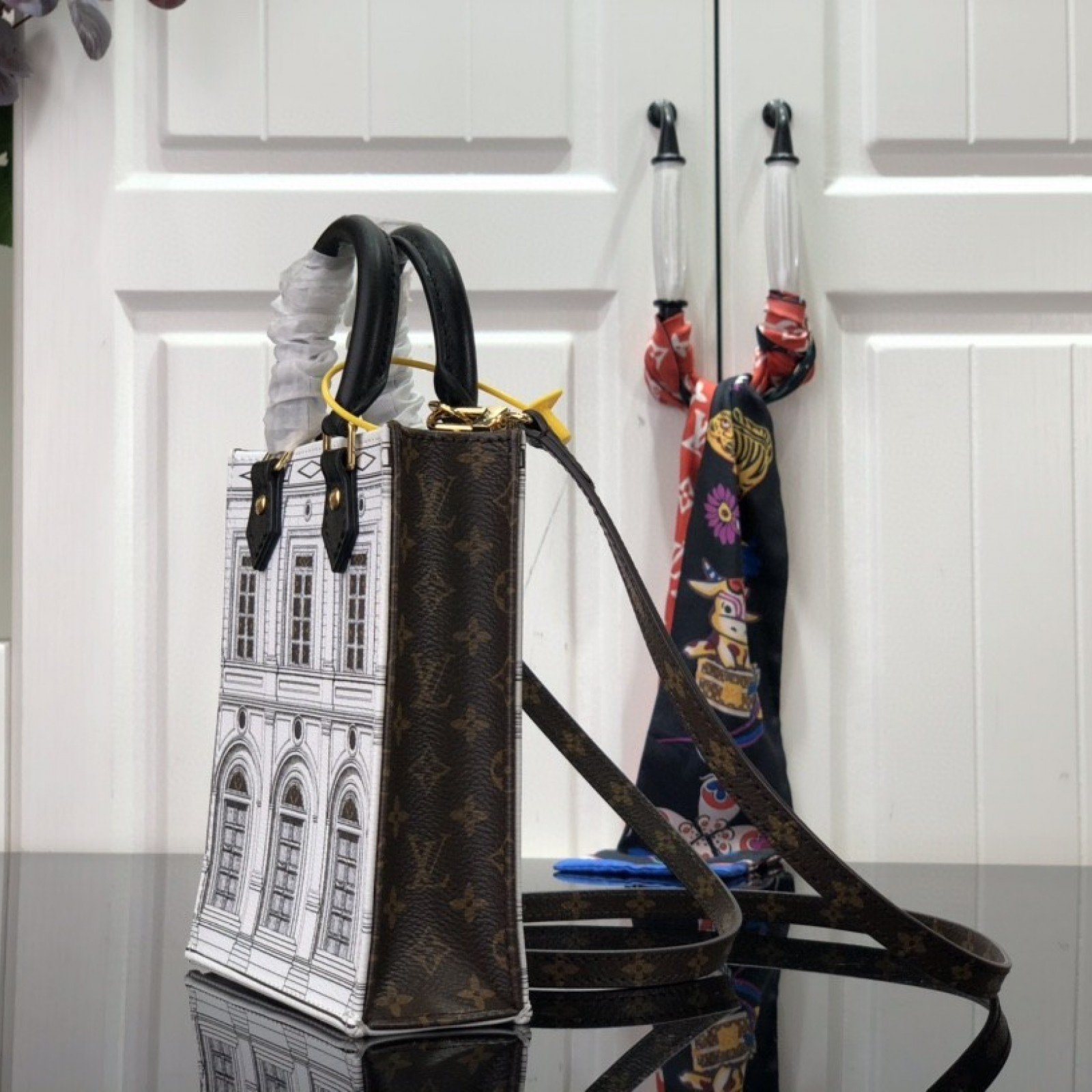LV PETIT SAC PLAT M80991
