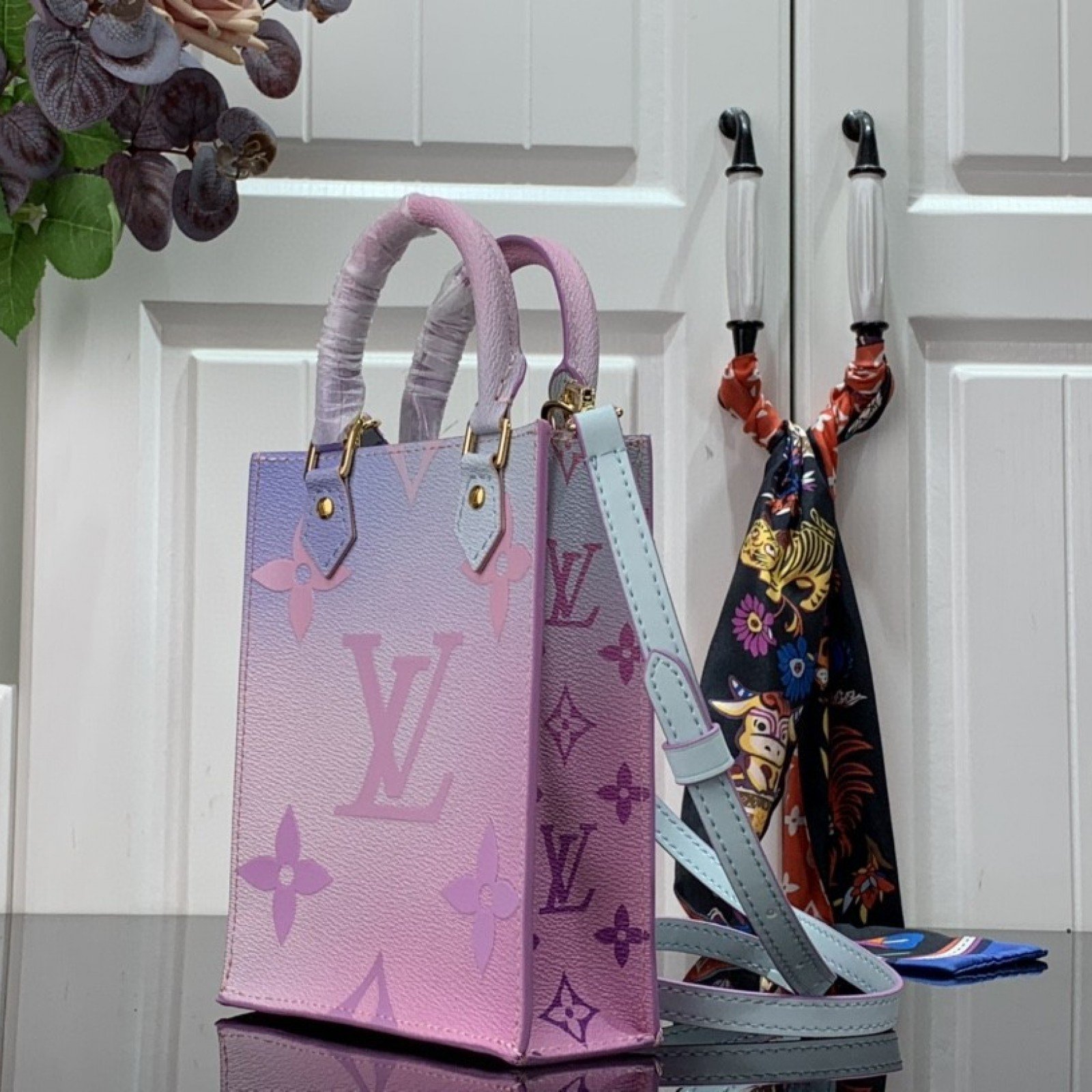 LV PETIT SAC PLAT M81341