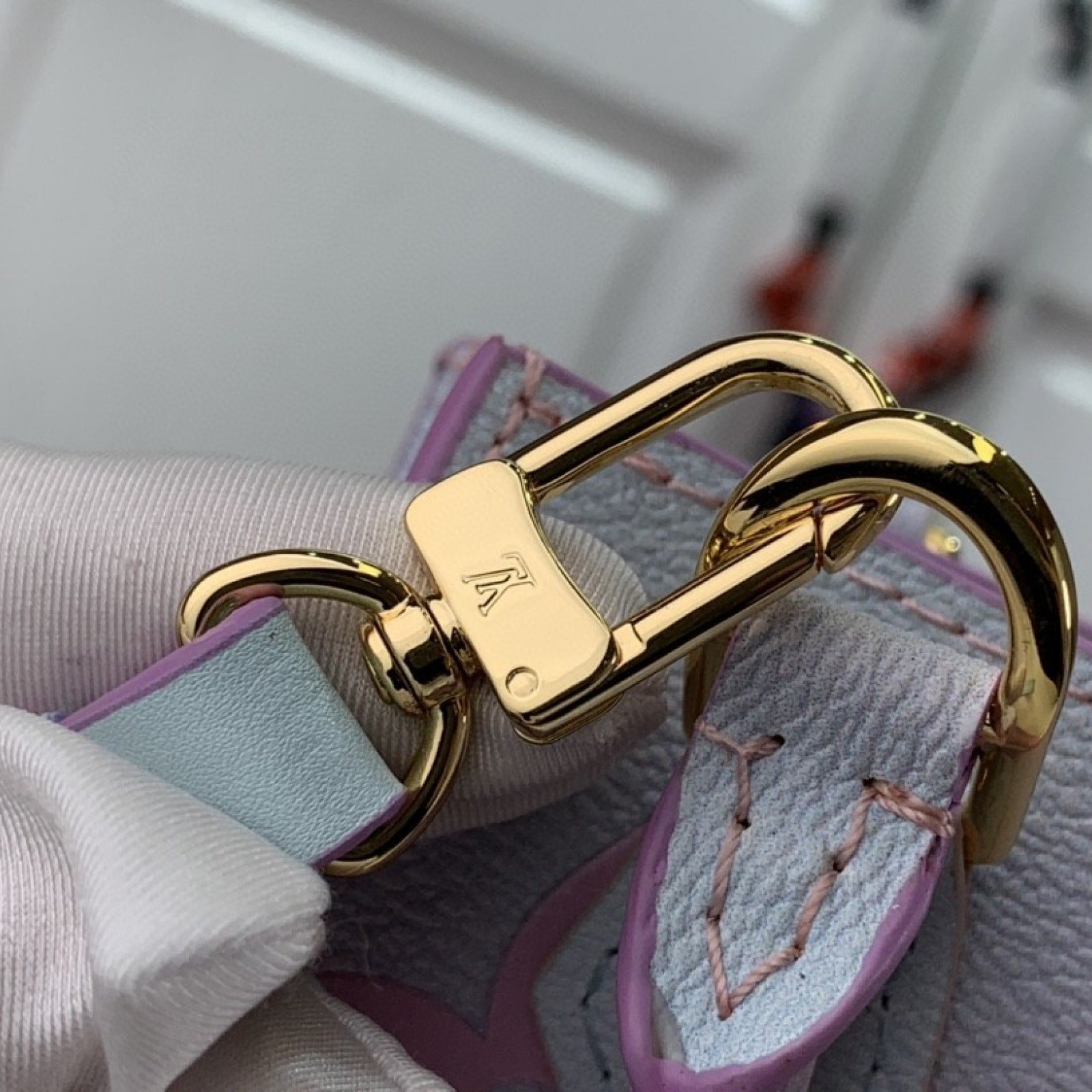 LV PETIT SAC PLAT M81341