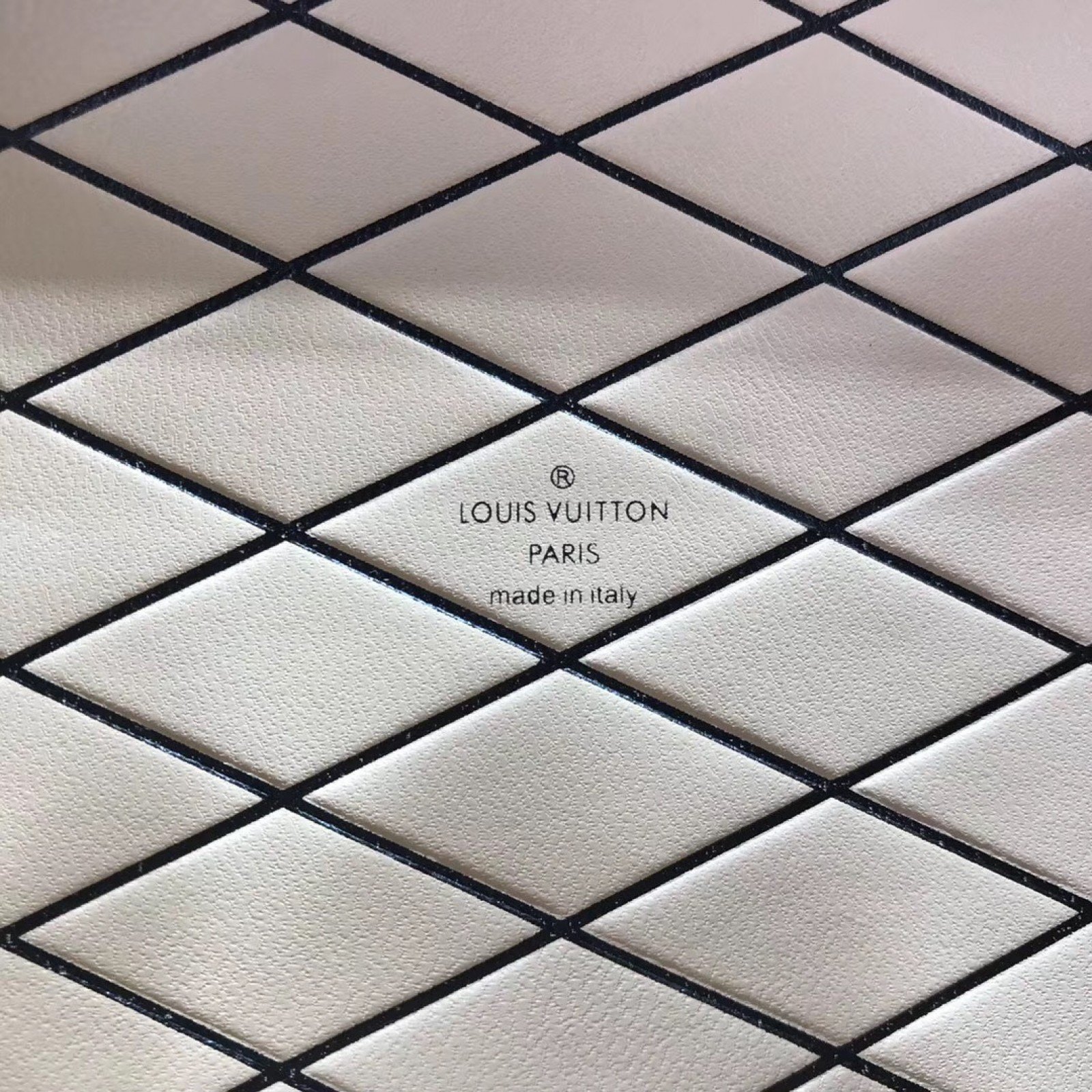 LV PETITE MALLE BAG N94723