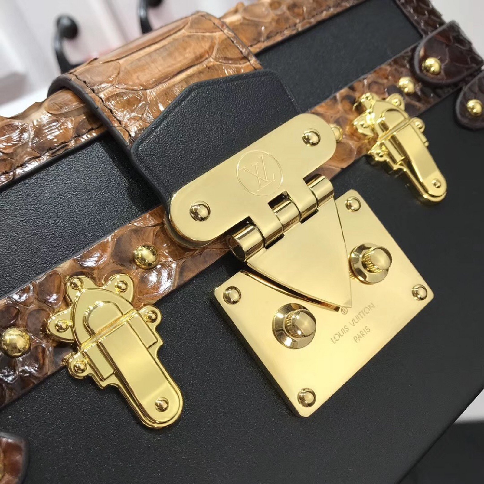 LV PETITE MALLE BAG N94723